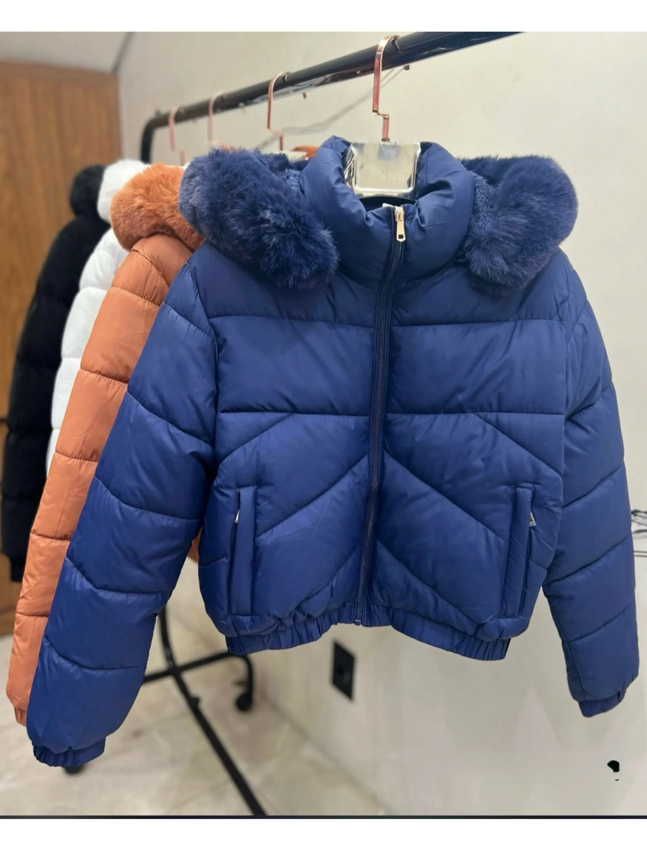 Puffer nylon forrada com toca