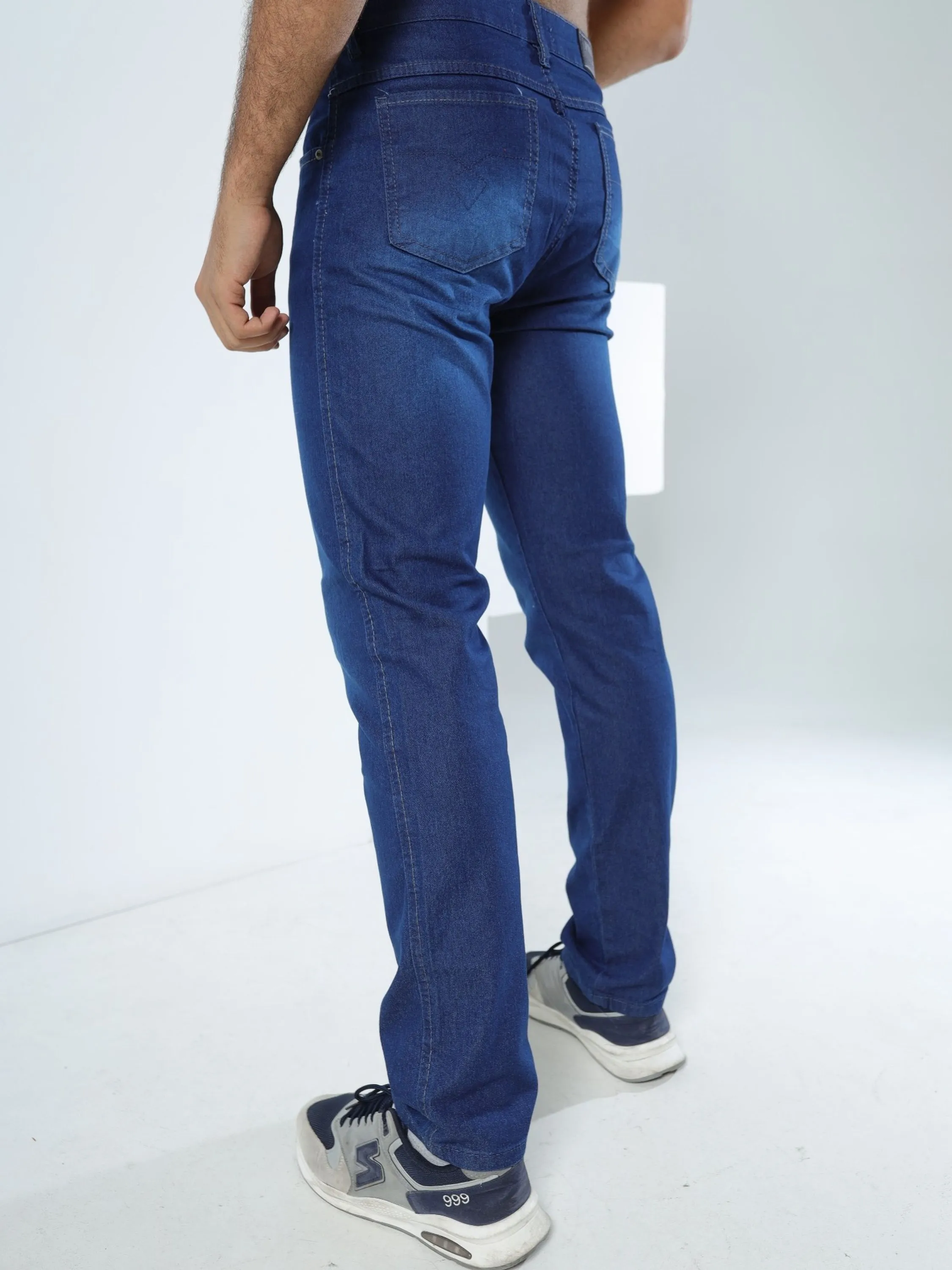 Calça jeans masculina básica na cor azul