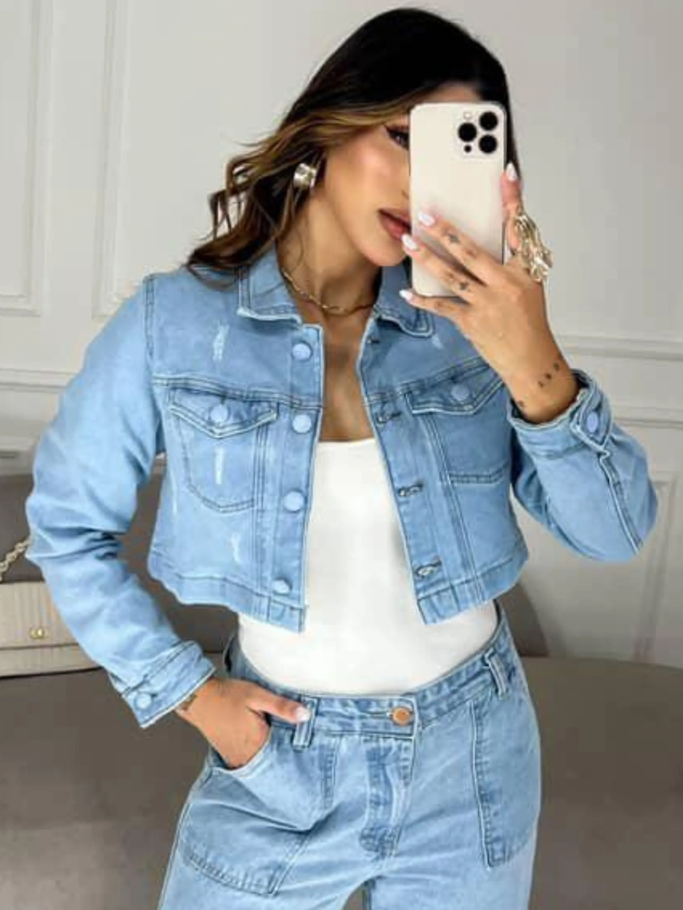 Jaqueta jeans feminina estilo cropped