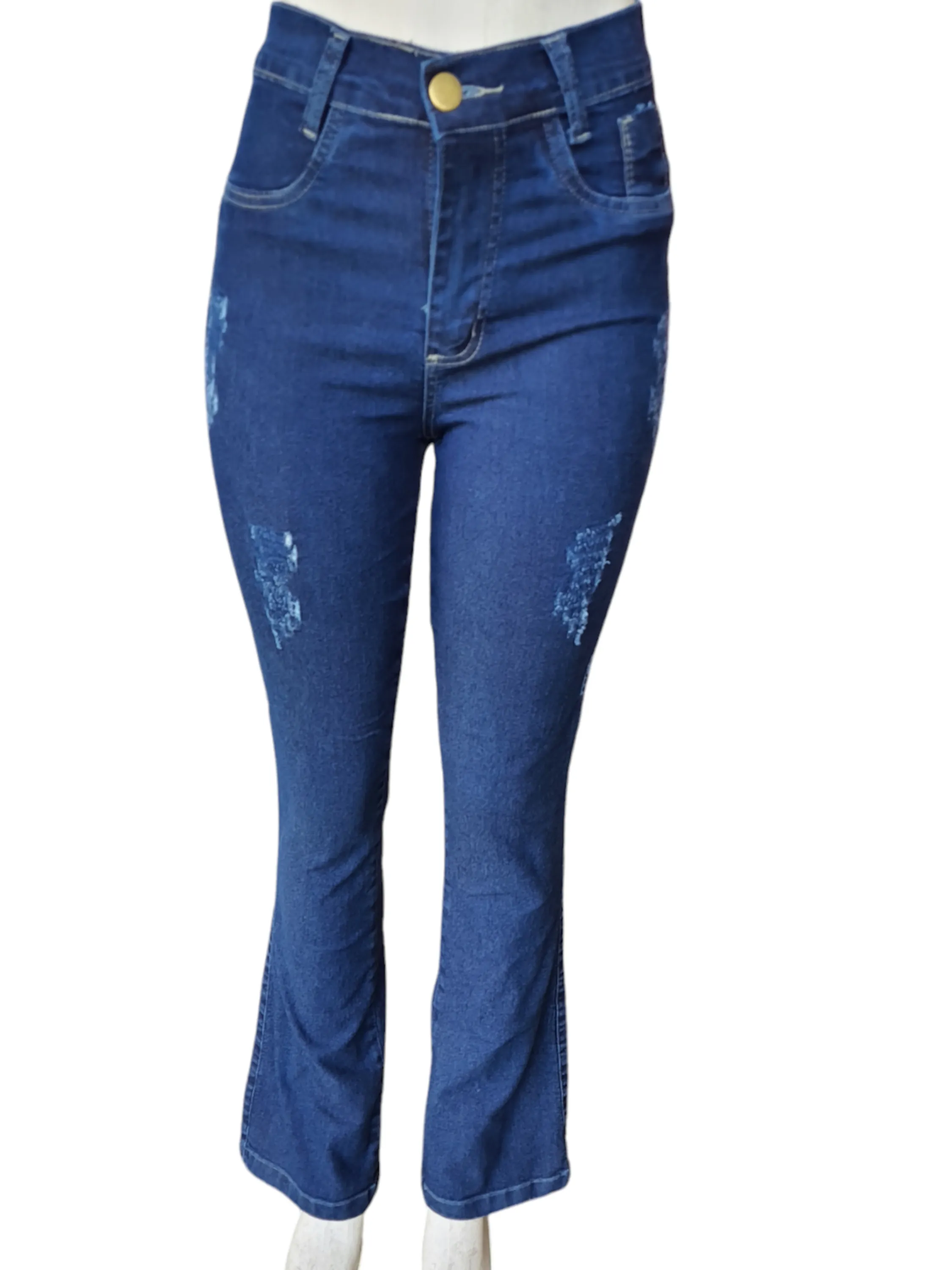 Calça jeans flare feminina com detalhes