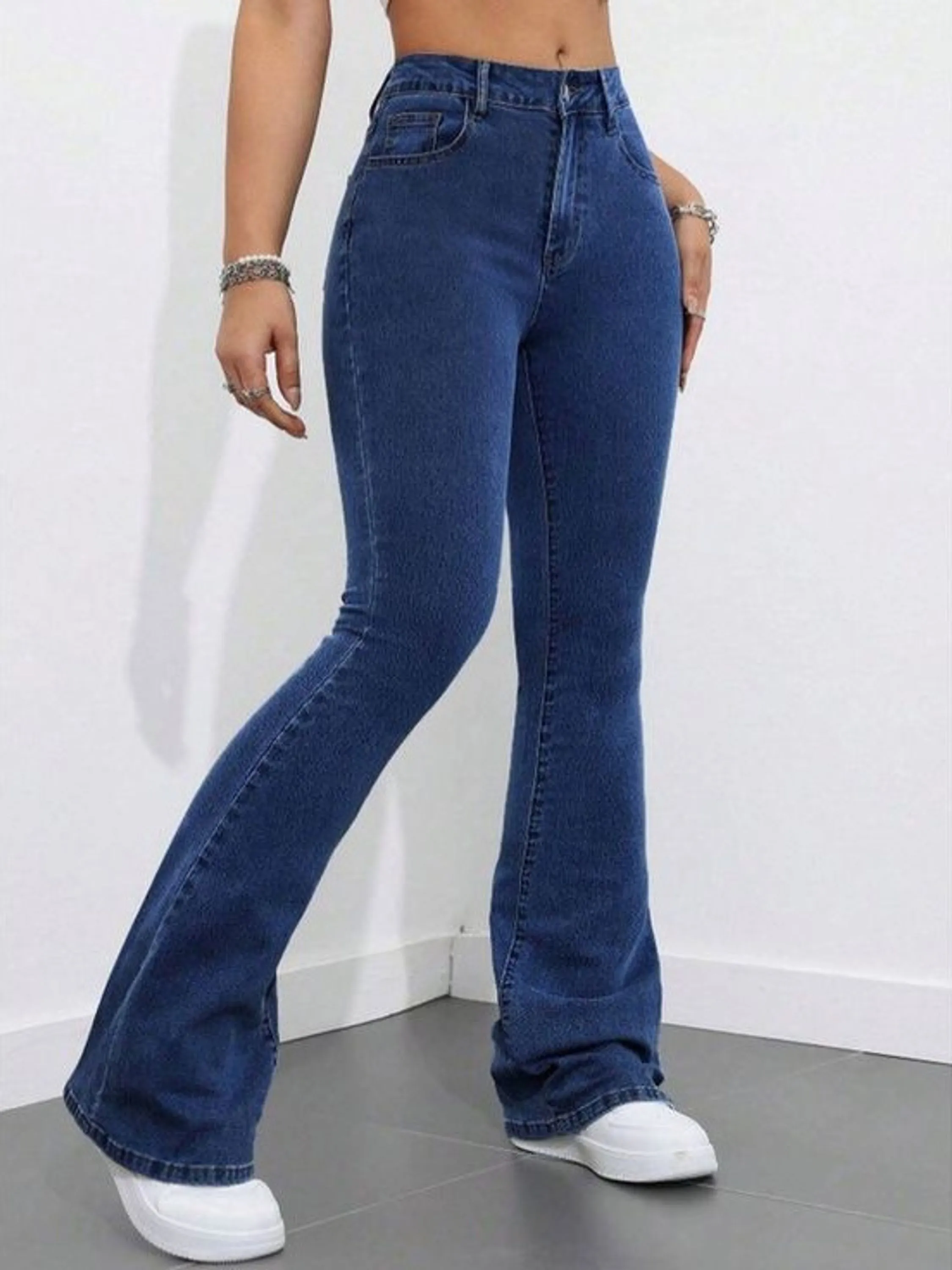 Calça jeans feminina flare