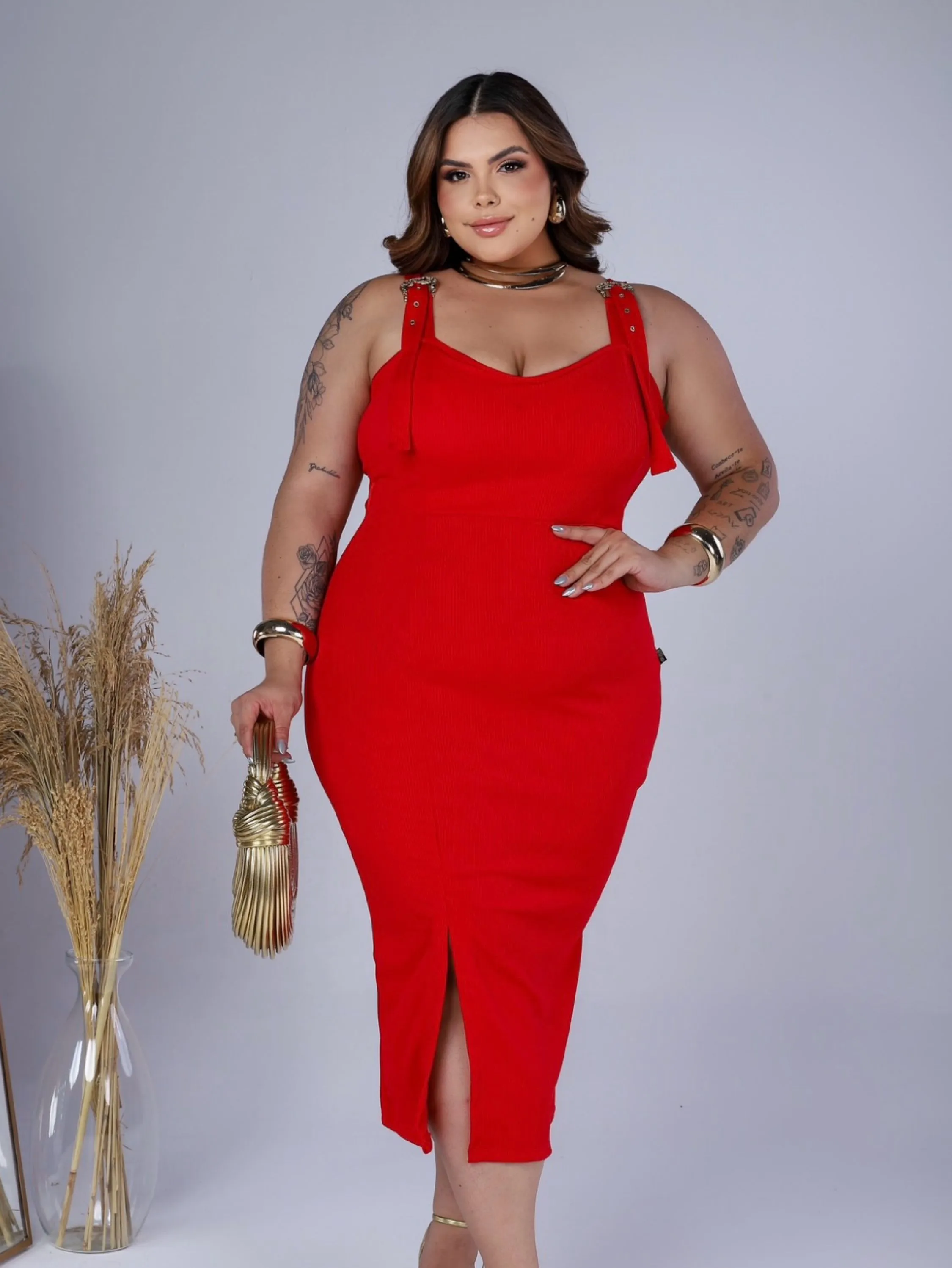 Vestido Mídi Plus Size Detalhe na alça