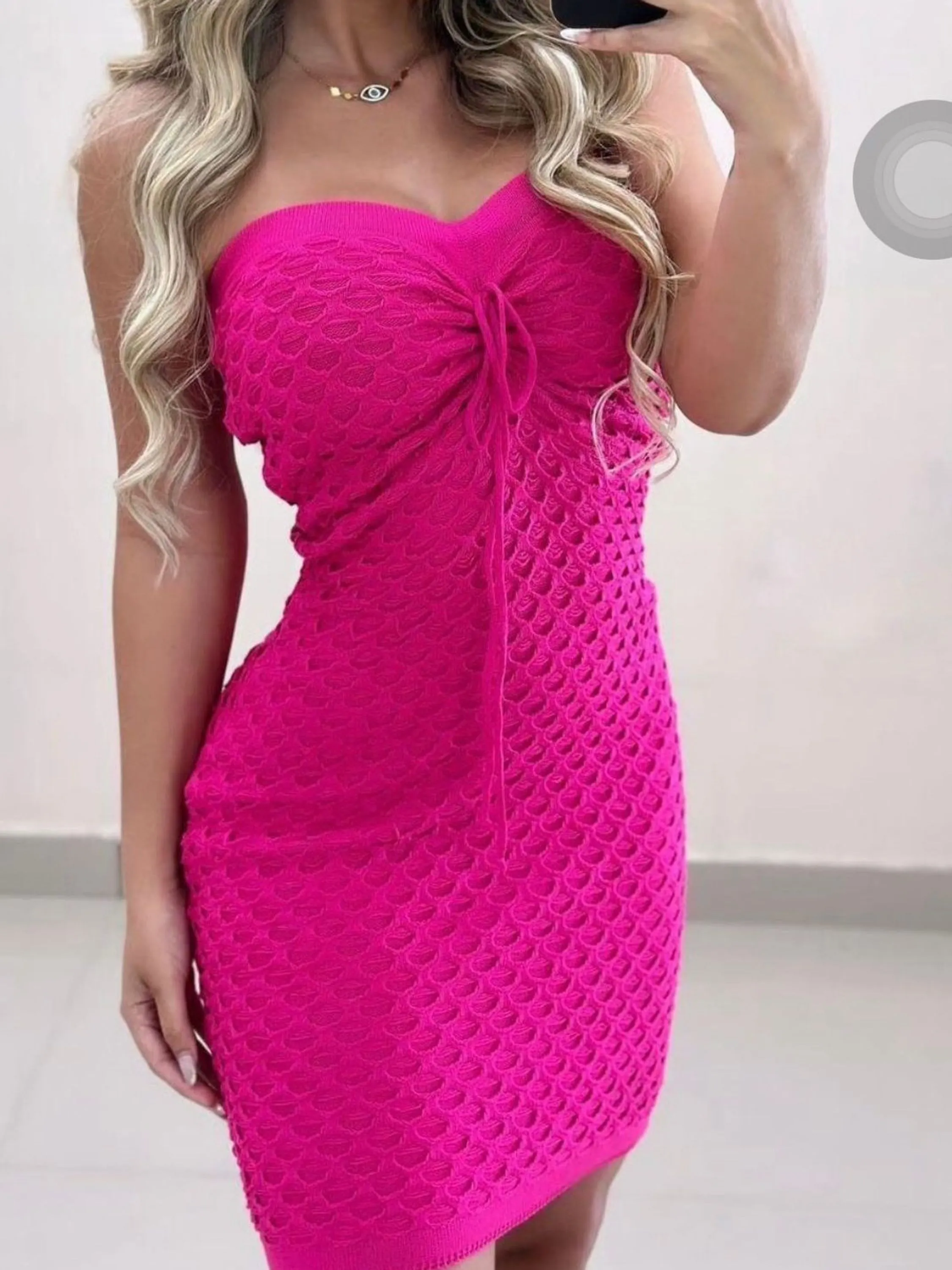 Vestido furo renda