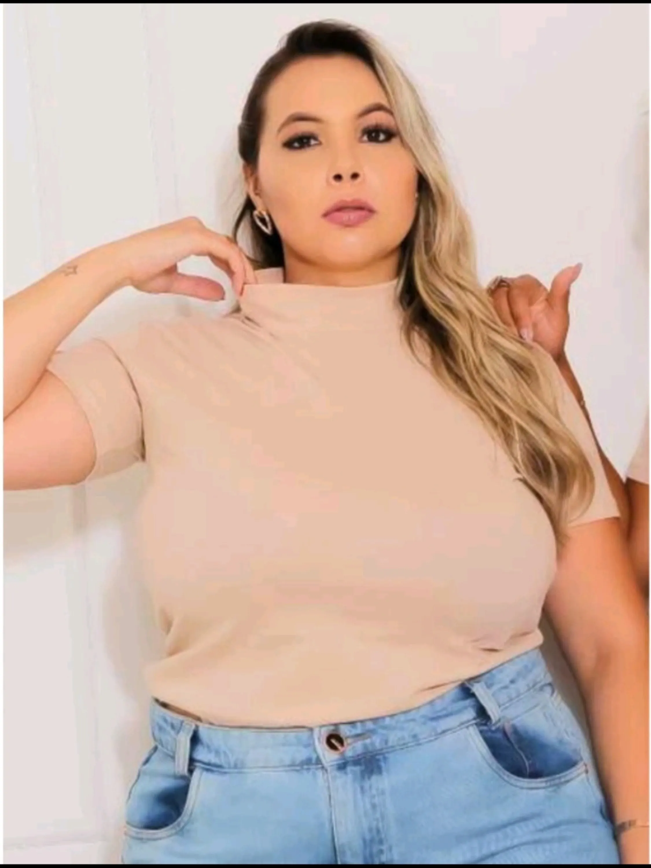 T-shirts gola alta feminina plus size- golinha alta moda feminina