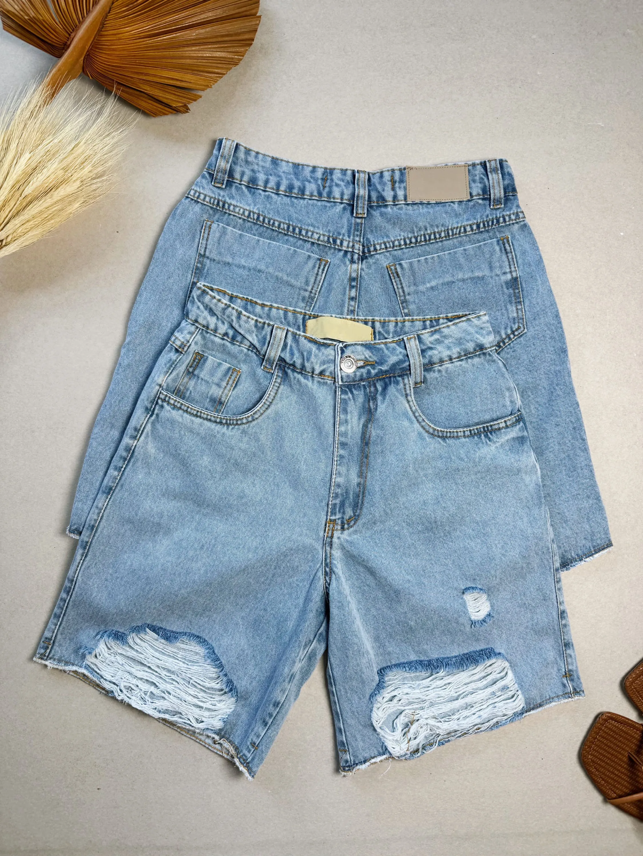 Bermuda jeans ciclista desfiado