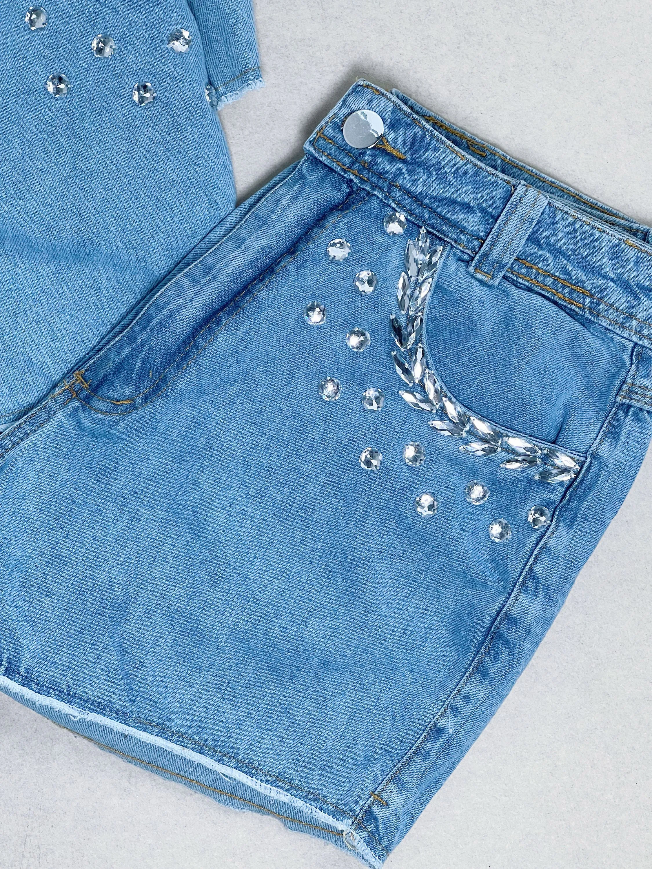Short jeans pedraria no bolso