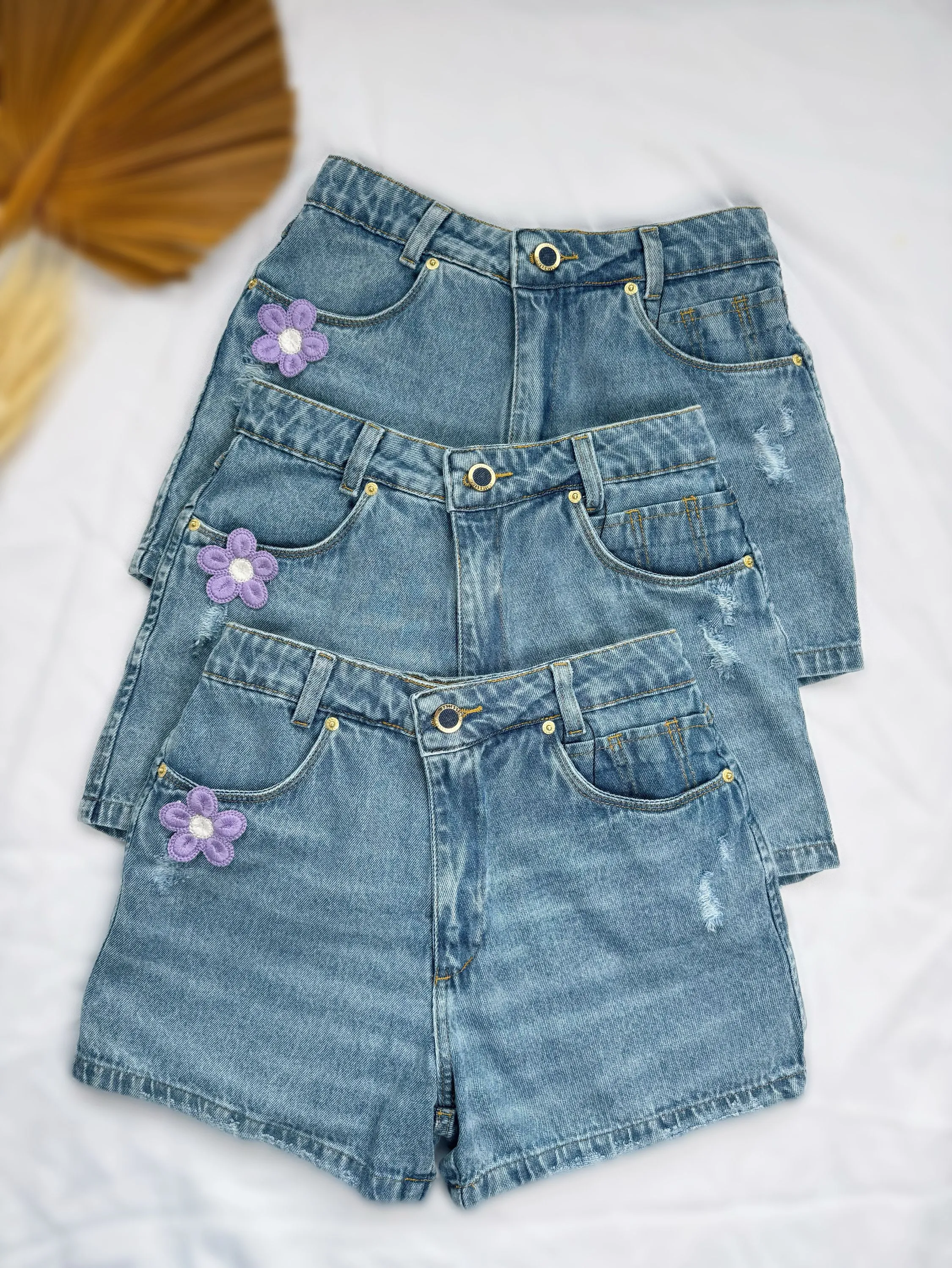 Short jeans Livia, flor lilás