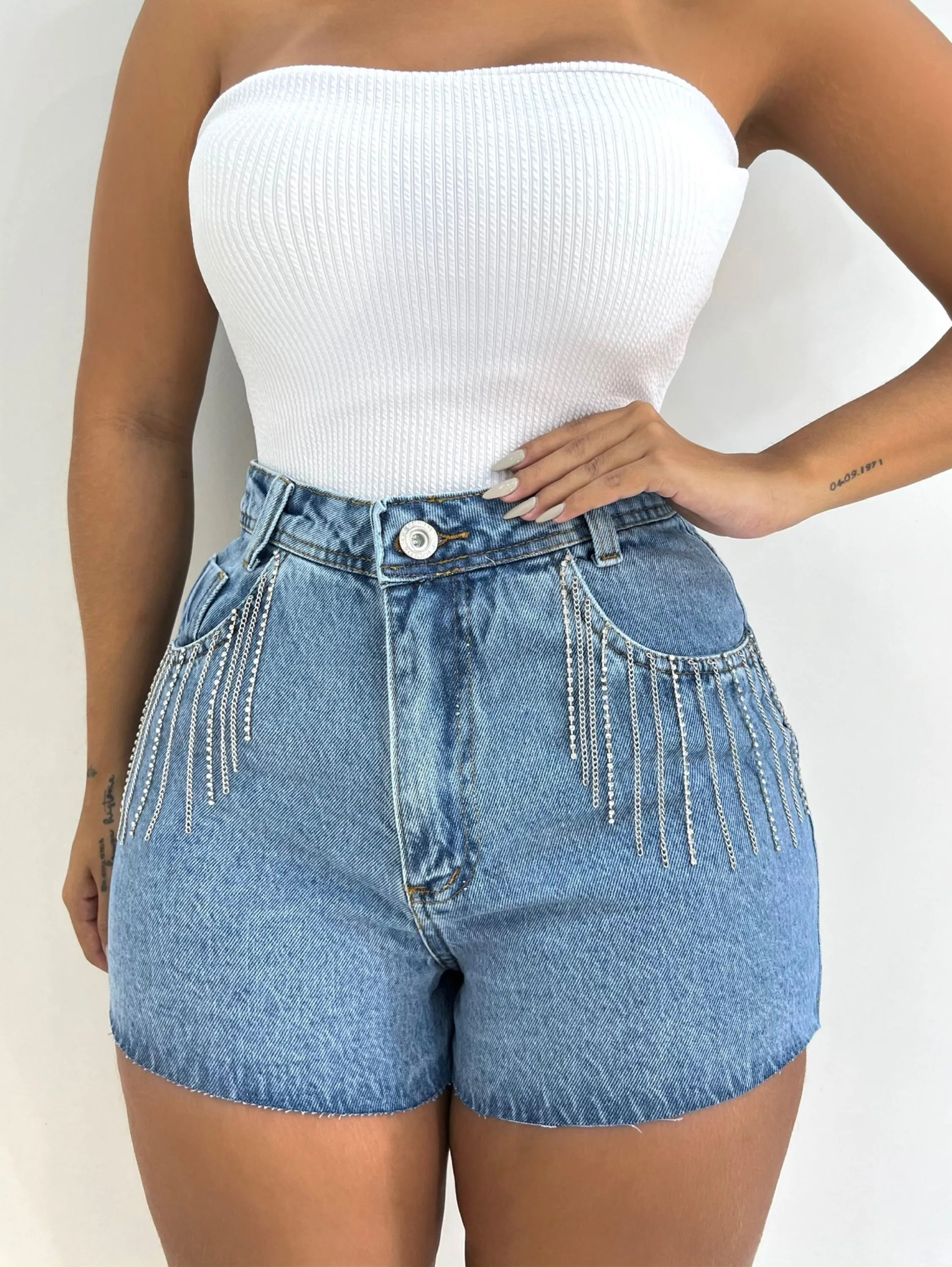 Short Jeans Feminino Corrente Brilho Correntinha Com Bolso Melhor Qualidade