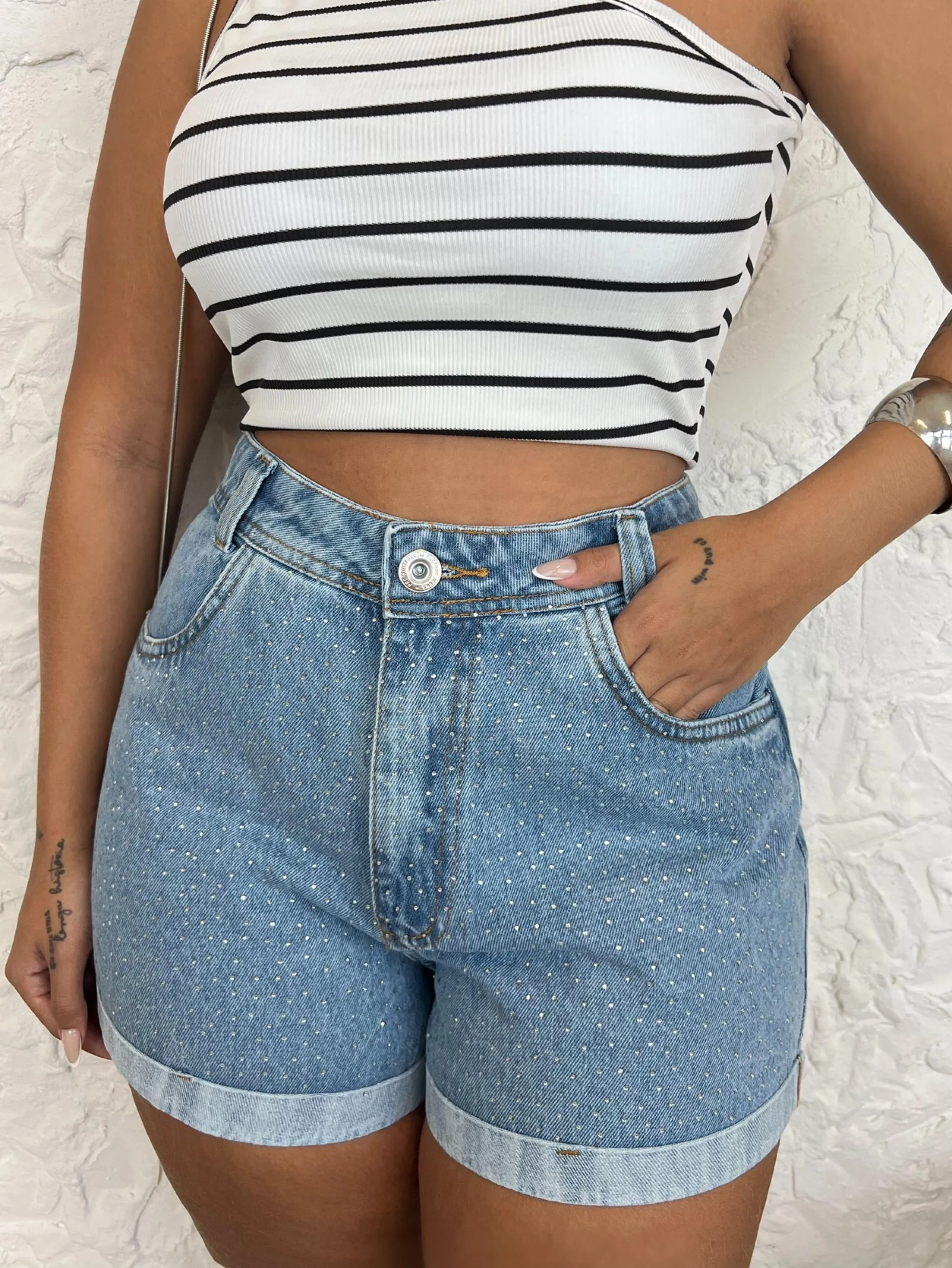 Short Jeans com Aplique Premium  Bolso Melhor Qualidade Jeans 100%