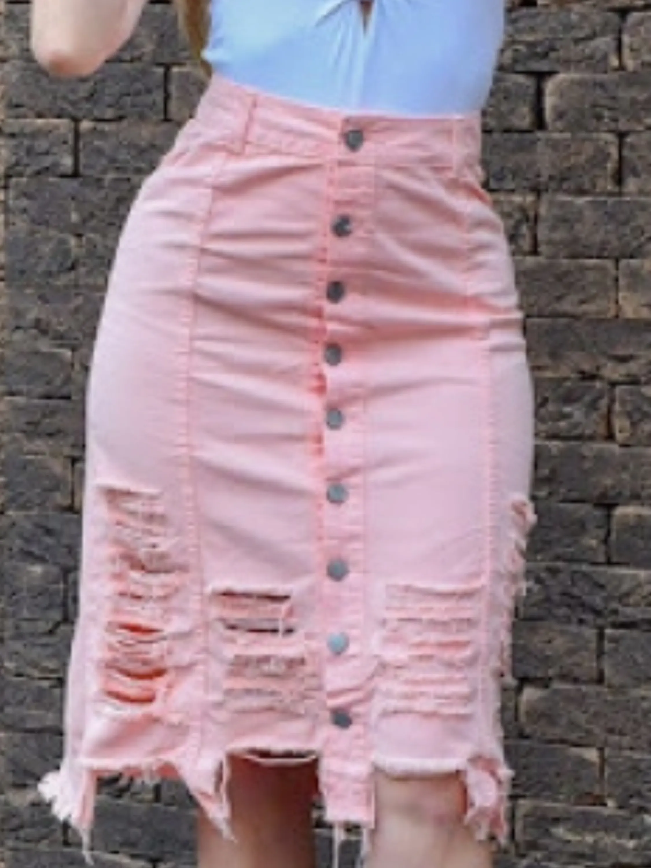 Saia Jeans na cor Rosa com rasgos