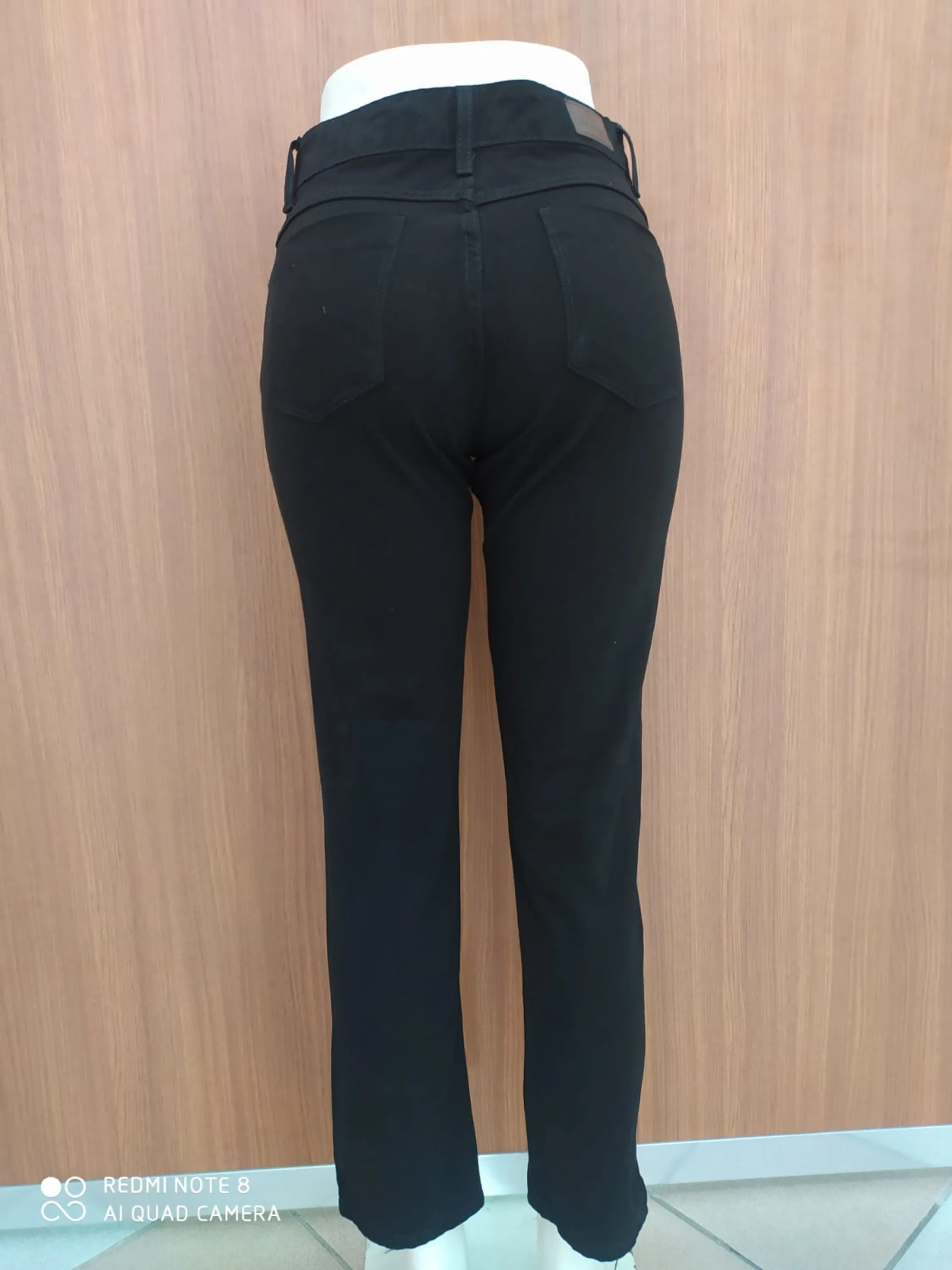 Calça Fem. Boy Friend branca e preta