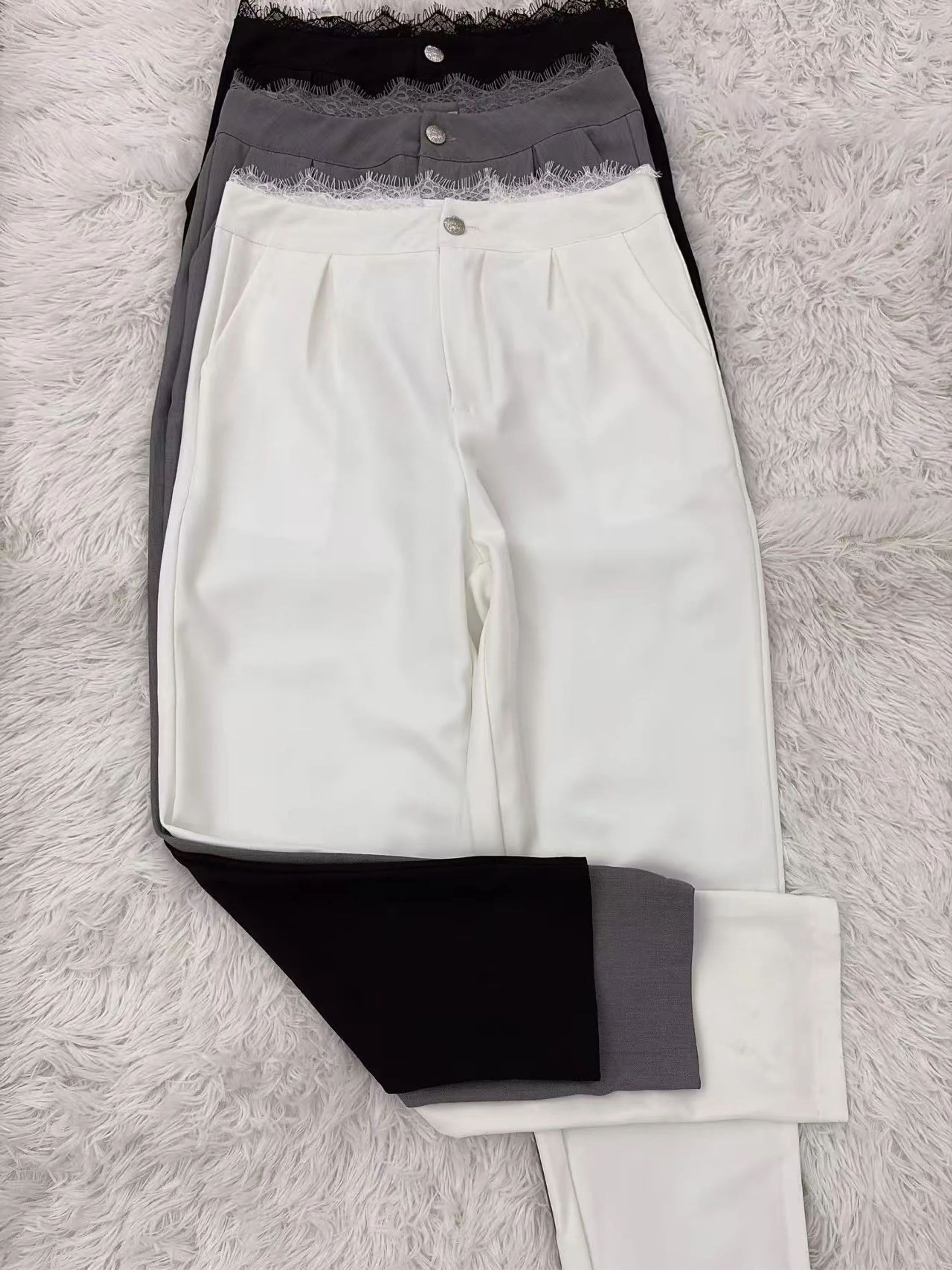 Calça alfaiataria cintura com renda