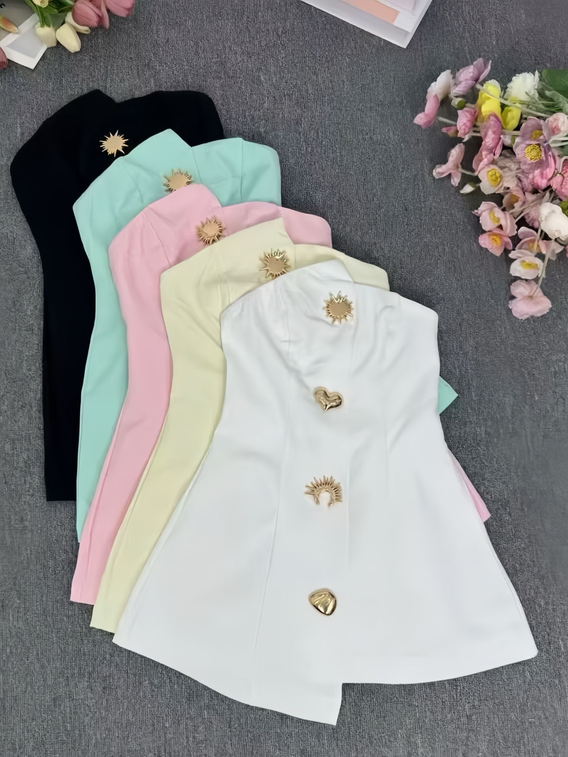 Vestido curto feminino com short por dentro