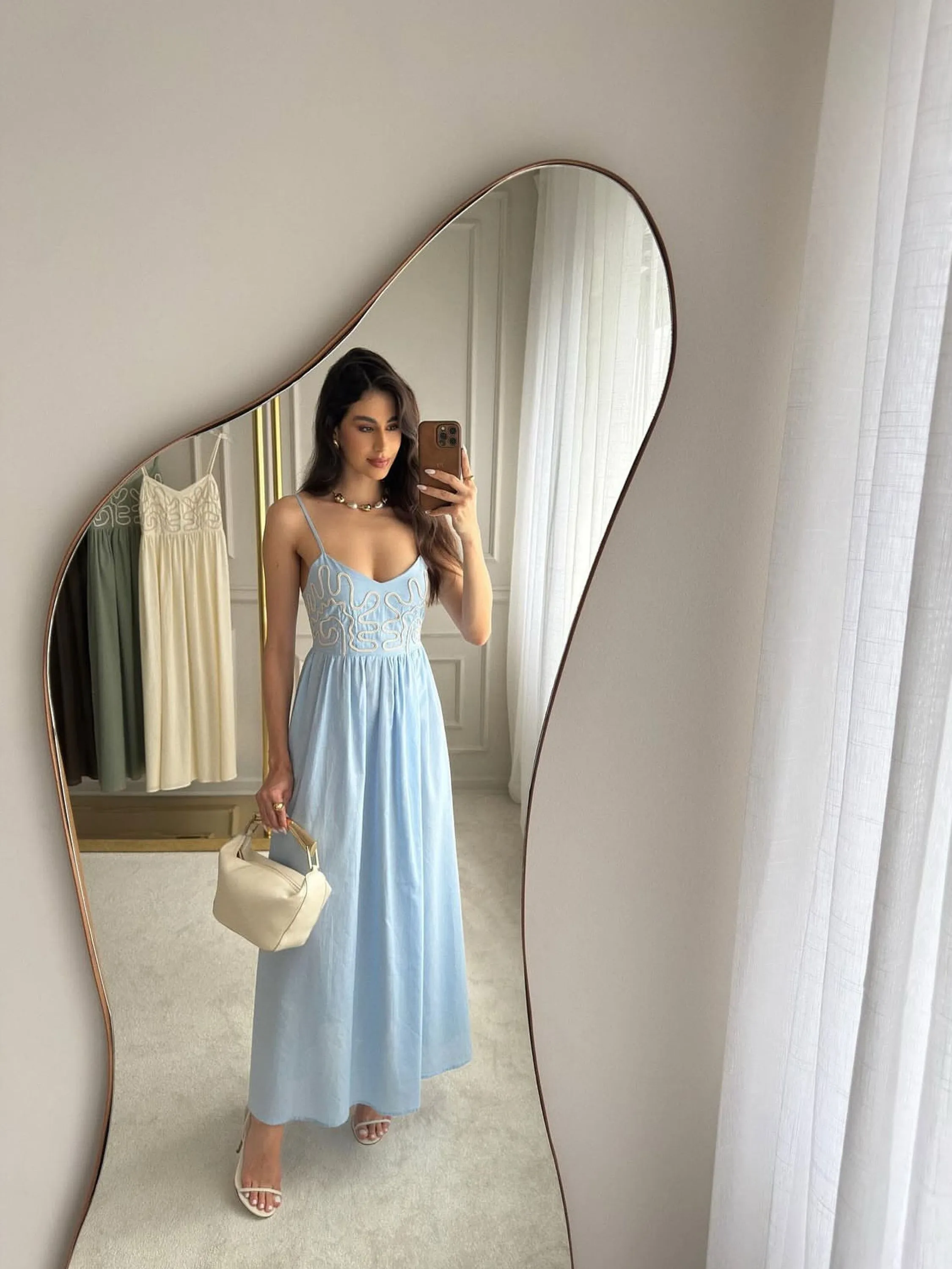 Vestido longo feminino bordado