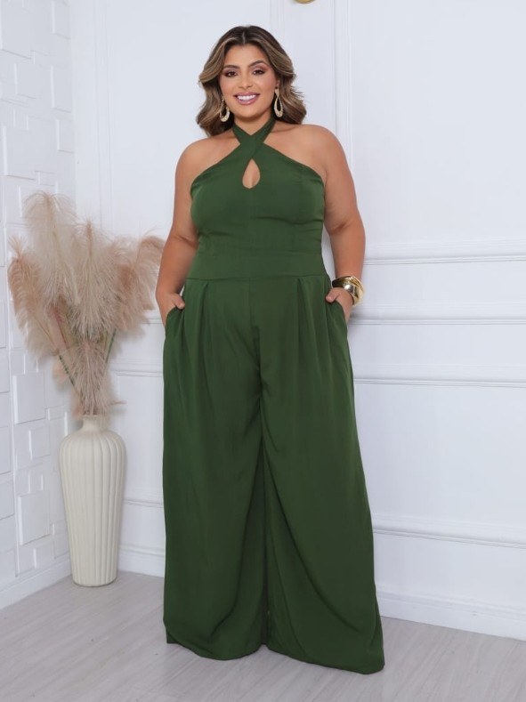 Macacão feminino Plus size  liso com bojo (165)