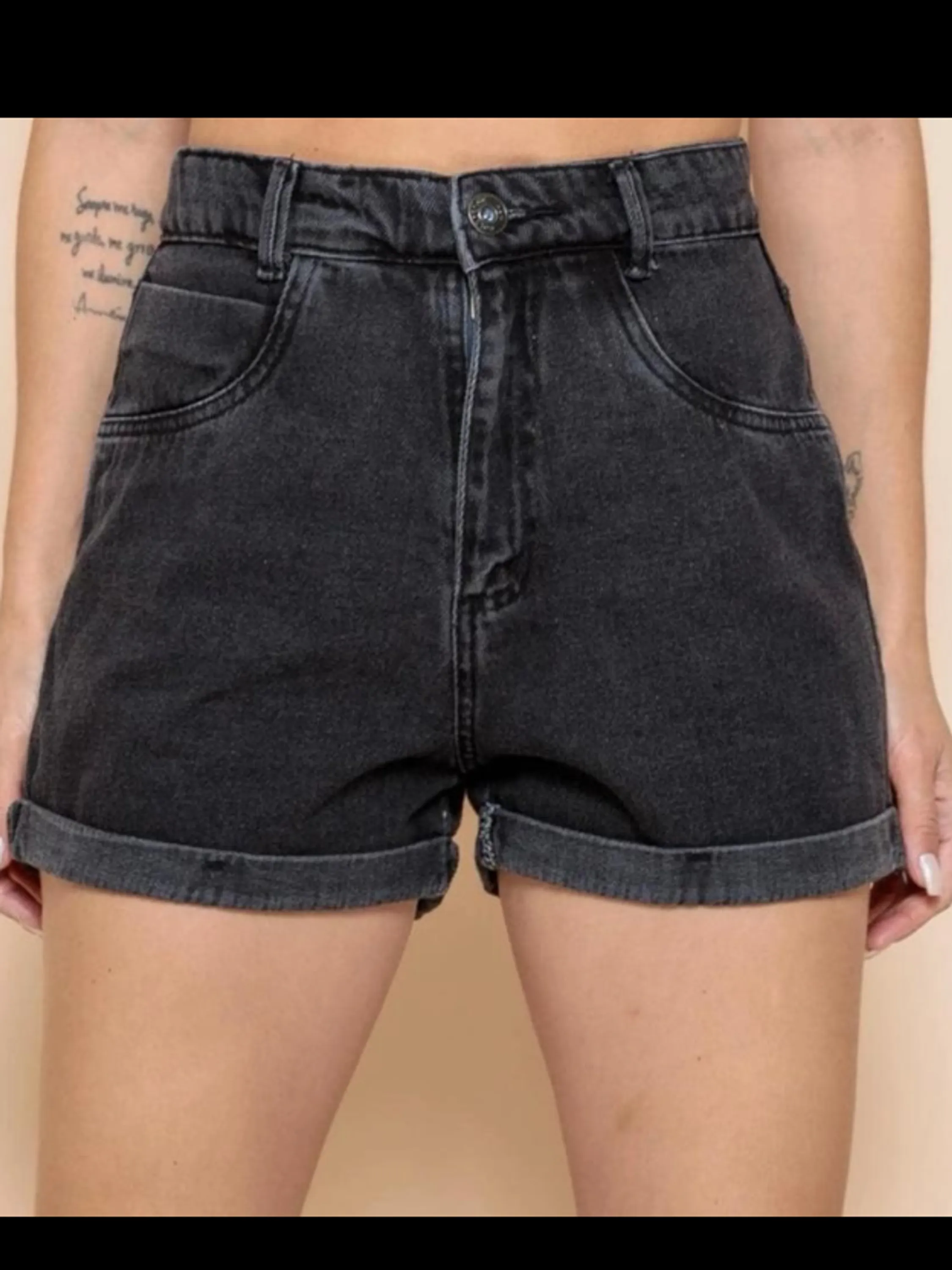 Shorts jeans feminino com barra