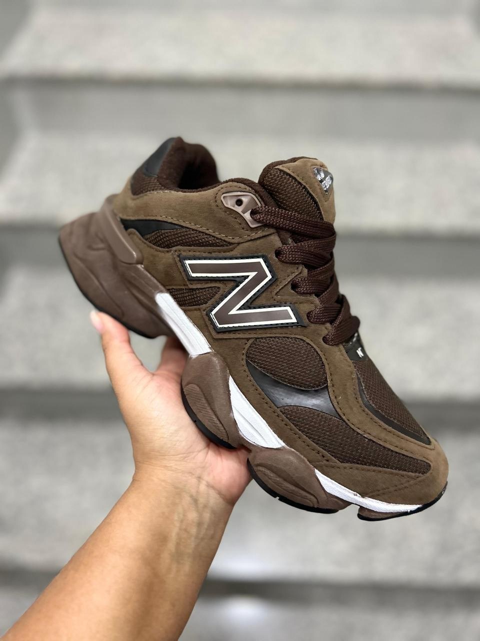 Tênis New Balance 9060 linha Premium