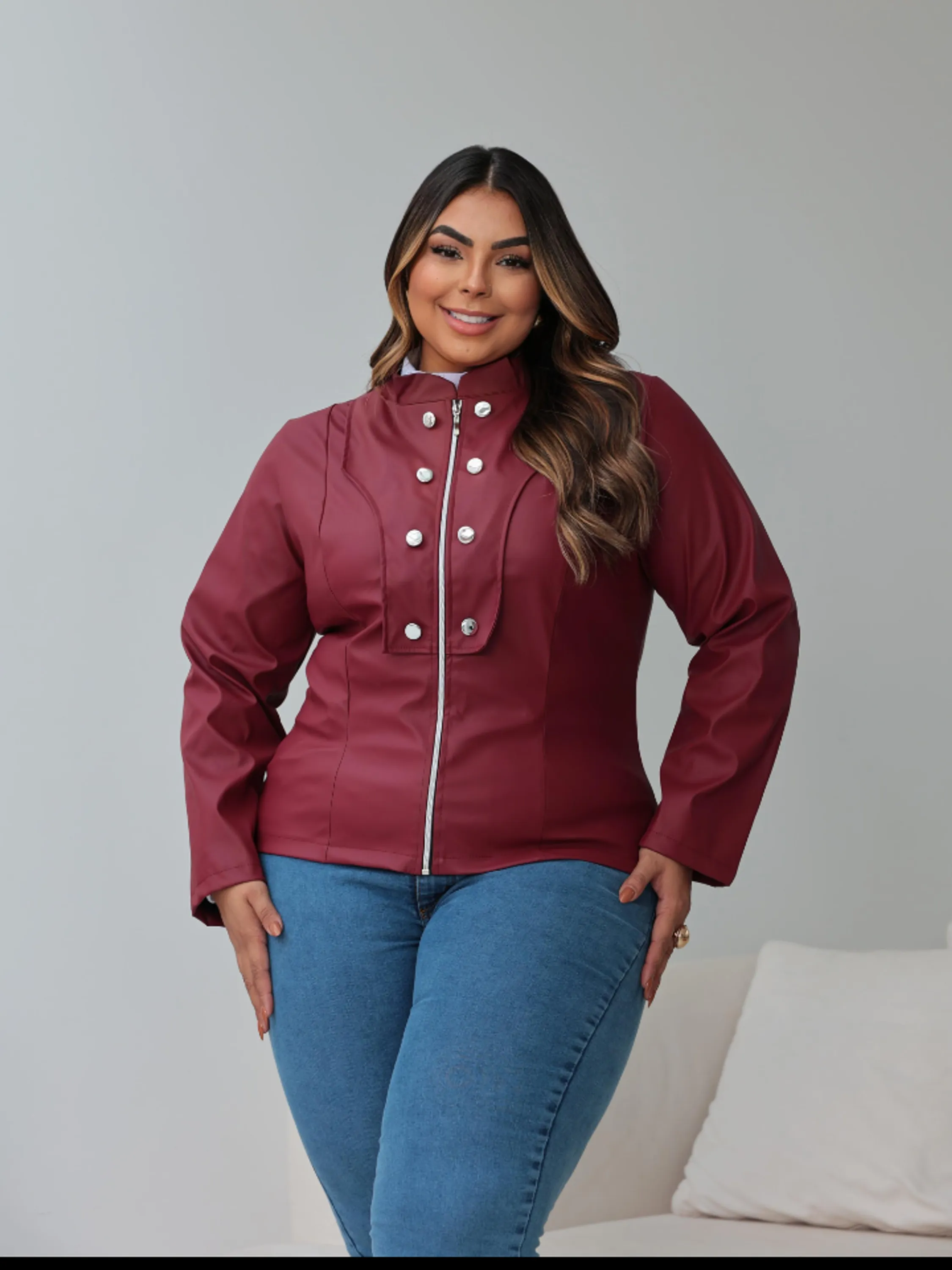 Jaqueta feminina Plus size em couro fake (105)