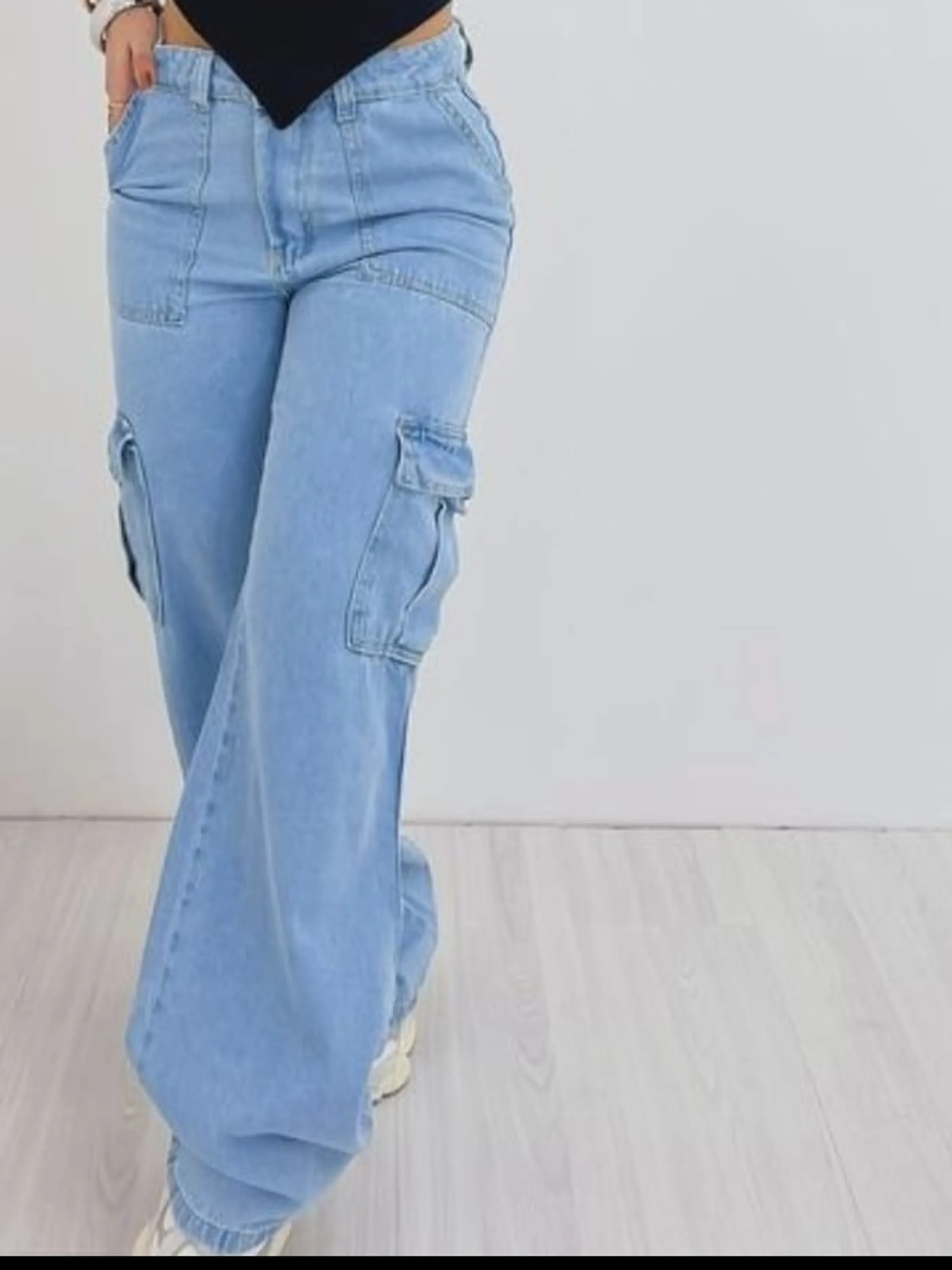 Calça jeans feminina Cargo