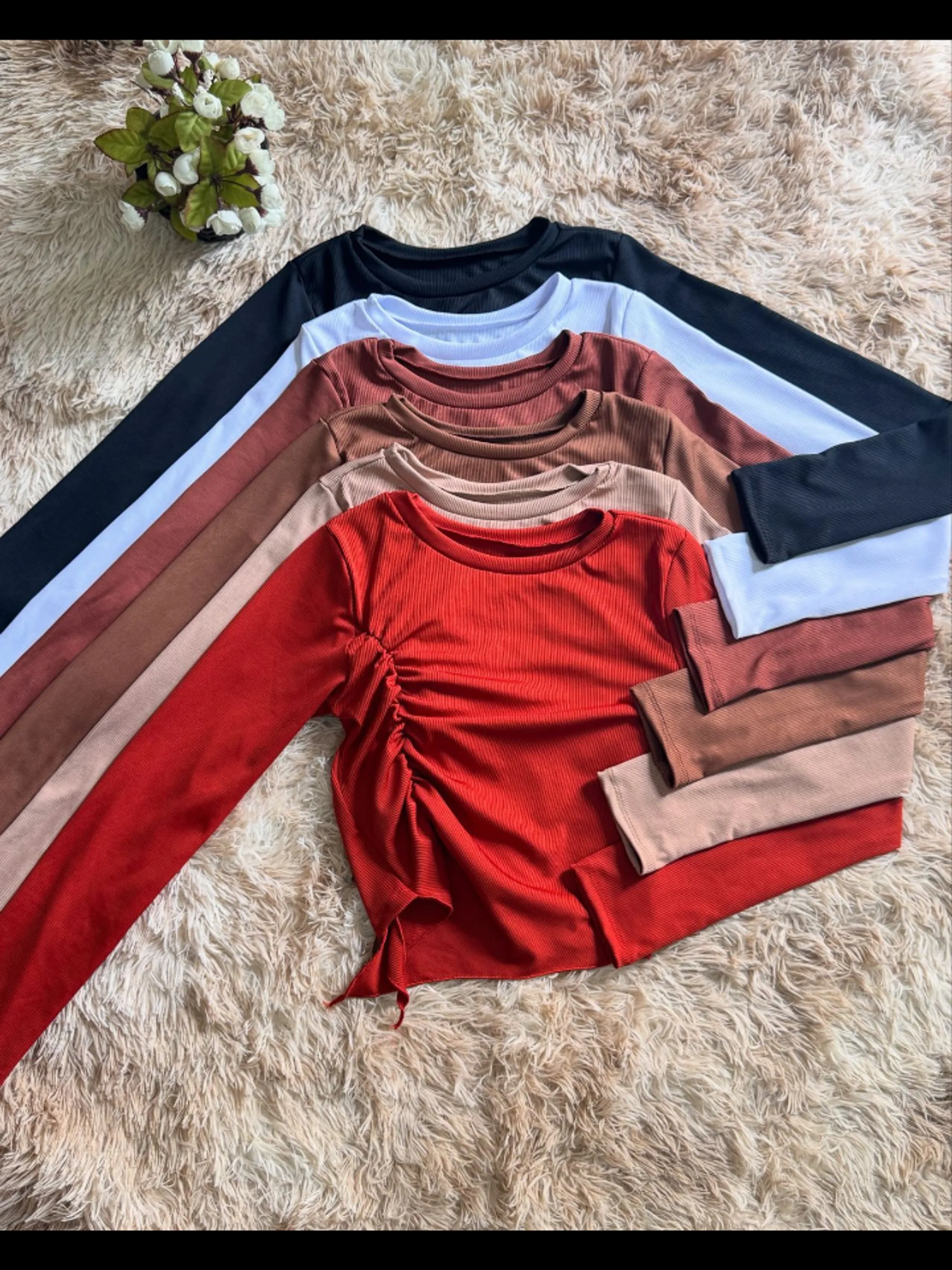 Blusa cropped manga longa feminina