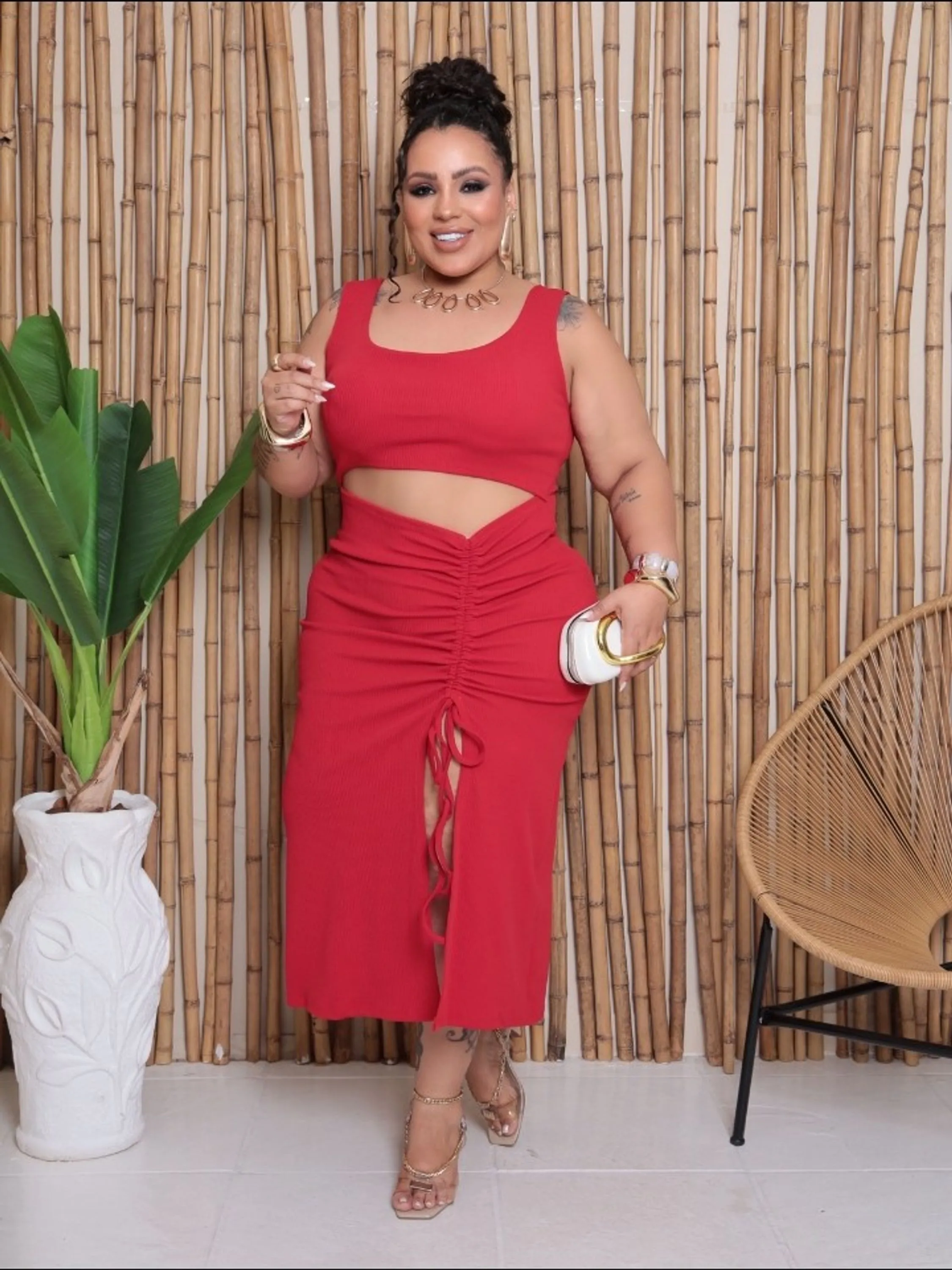 Vestido Plus size feminino com fenda na frente (86)