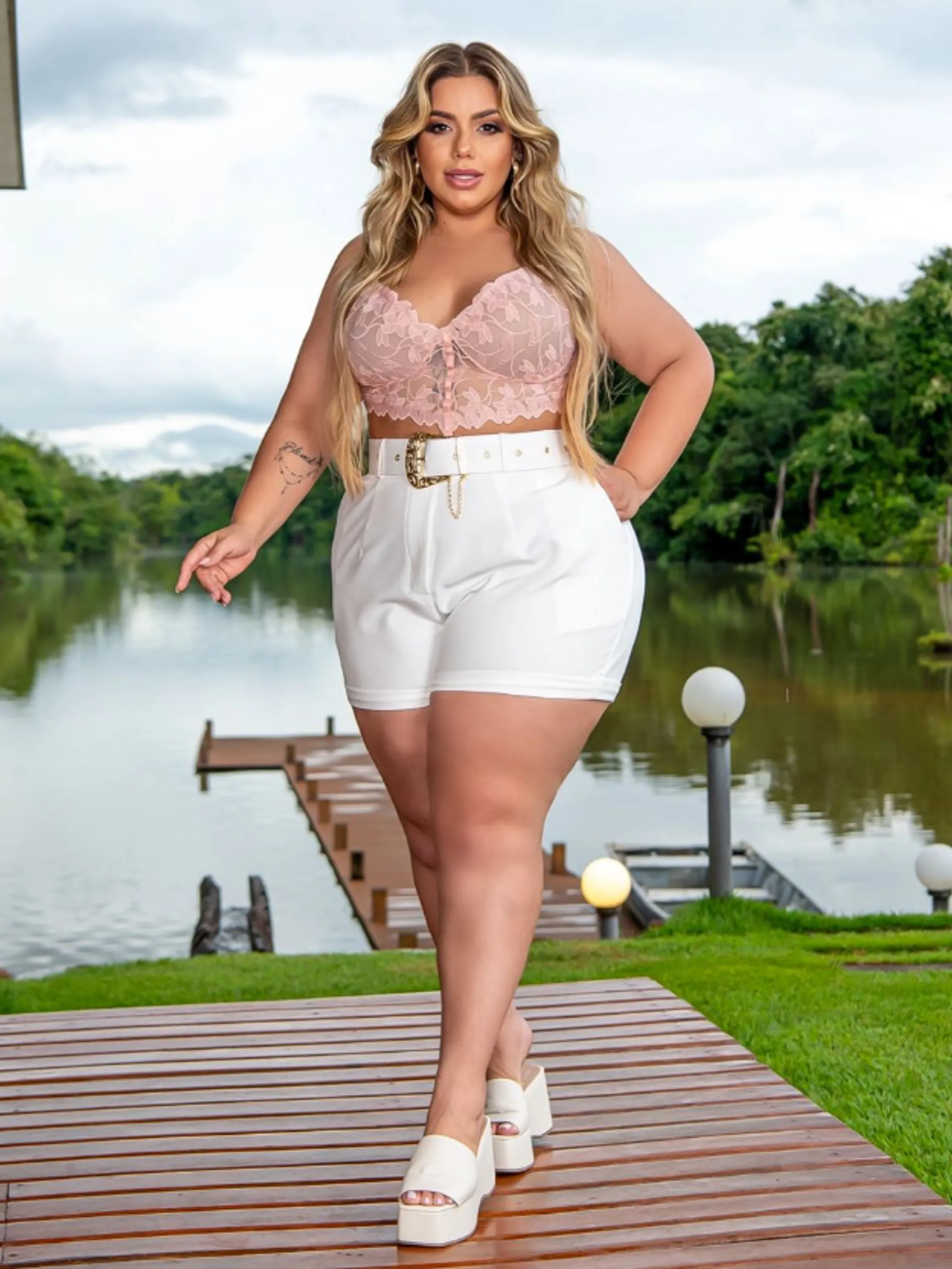 Shorts Plus size com cinto feminino (54)