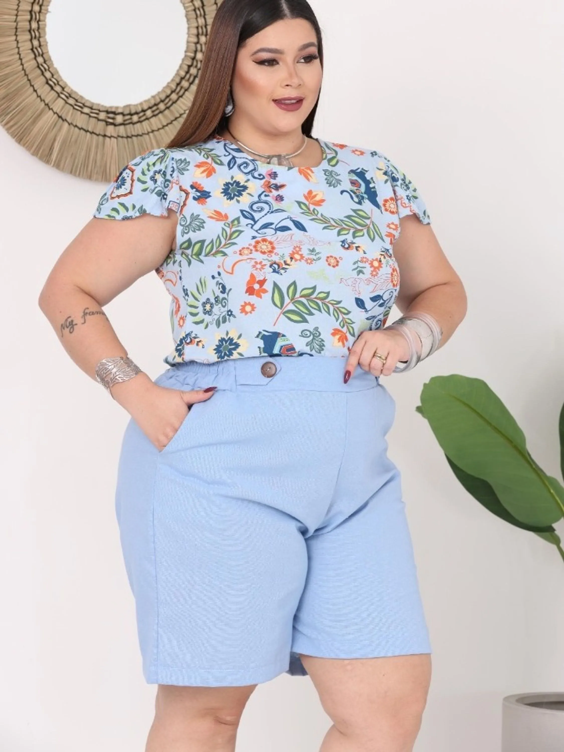 Bermuda feminina Plus size com bolso lateral (76)