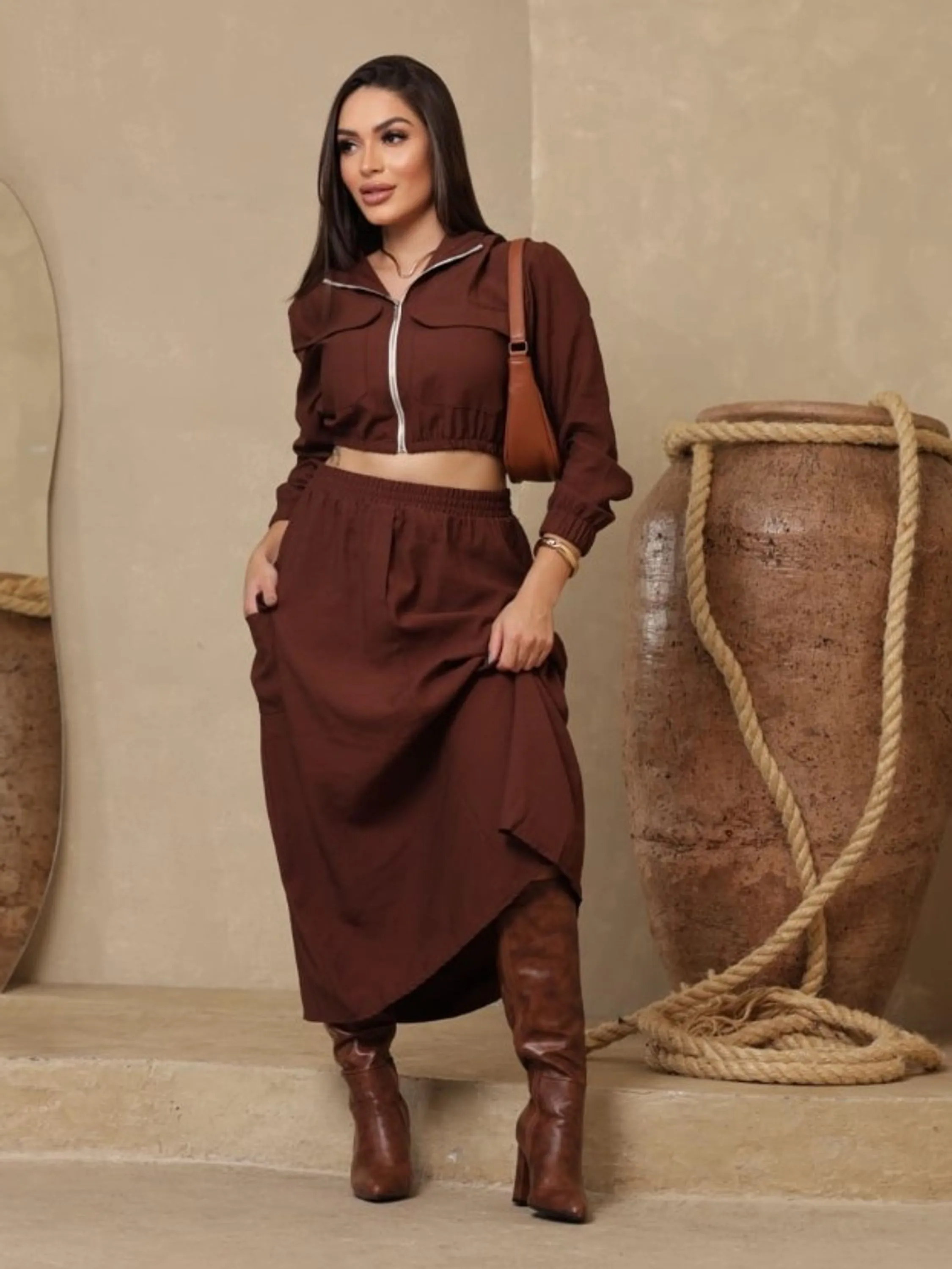 Conjunto feminino cropped e saia tecido sensorial (03)