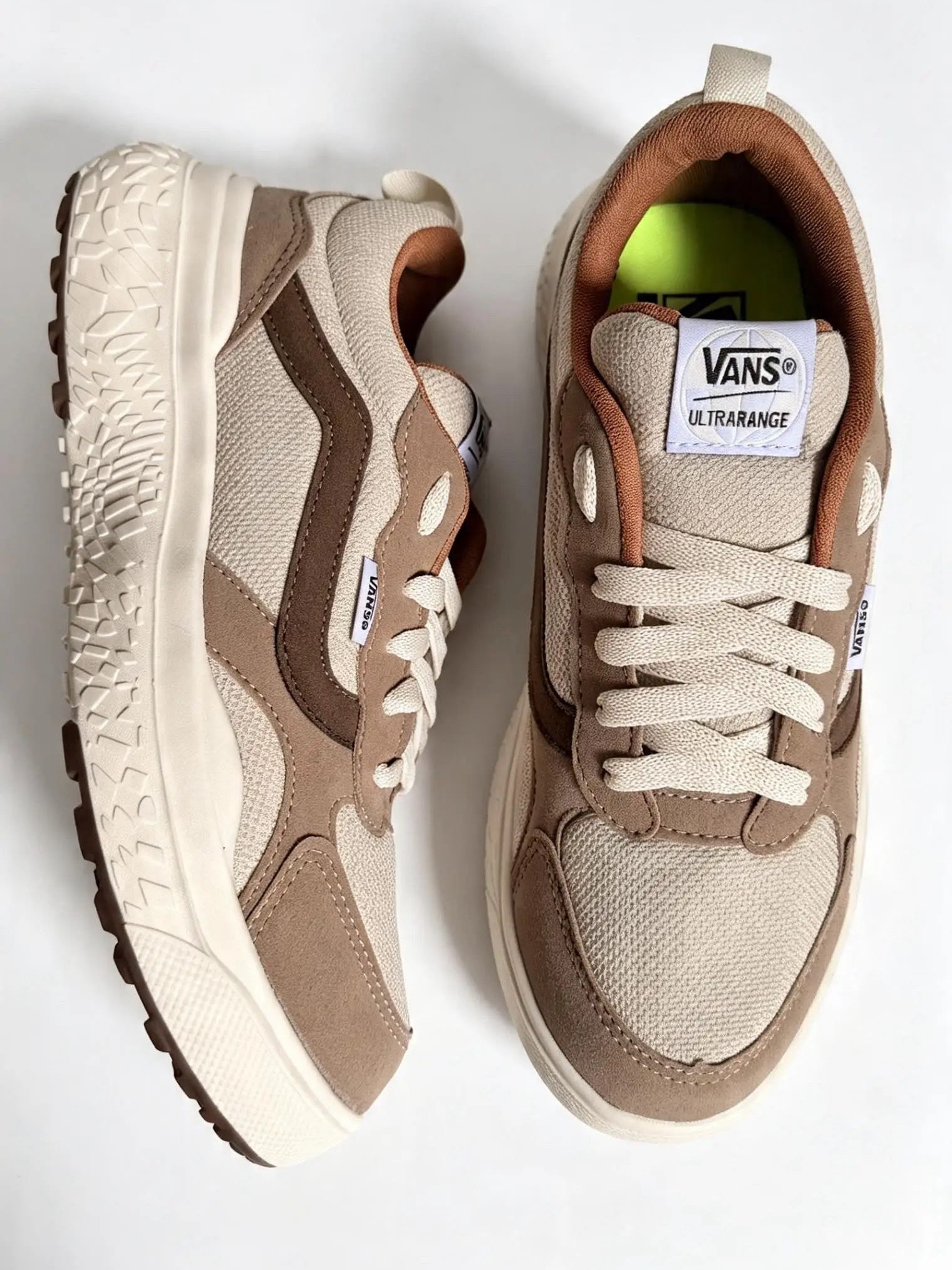 Tênis esportivo Vans Ultra cor Bege