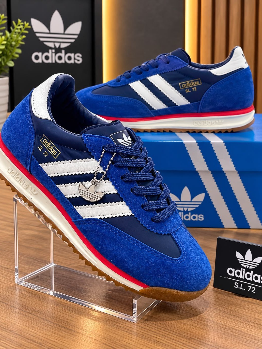 Tênis Adidas SL 72 vai com 2 cadarços e caixa personalizada