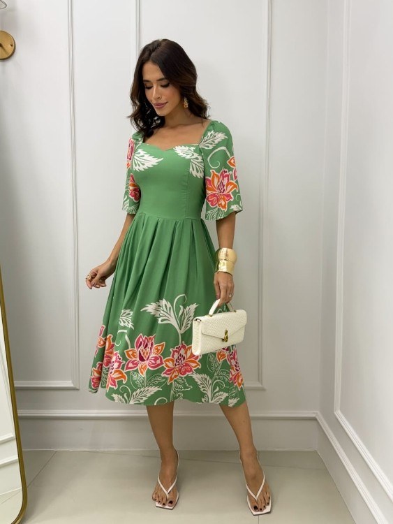 Vestido feminino com pregas na cintura e bojo (02)