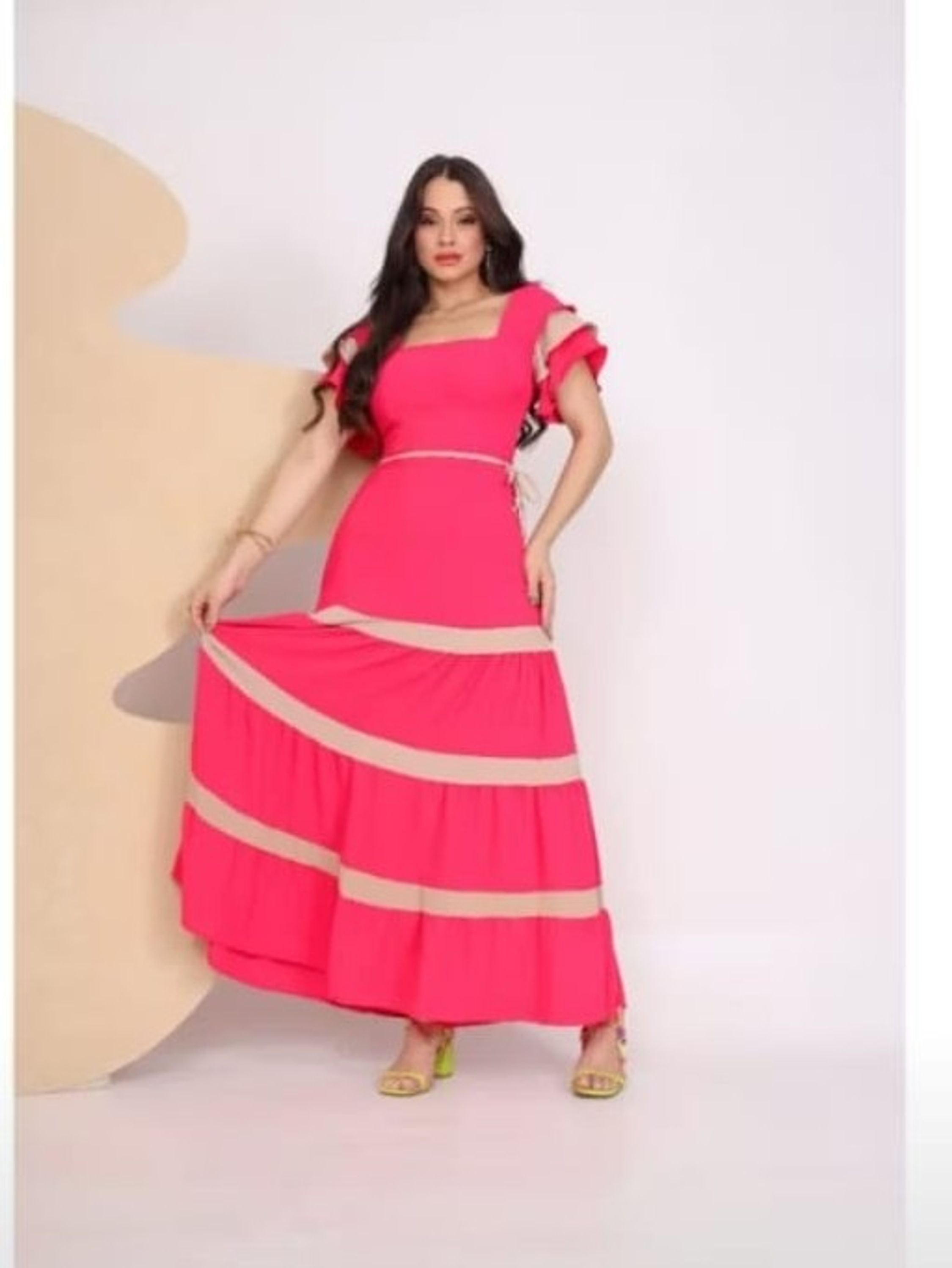 Vestido longo com forro e bojo bicolor com manga (144)