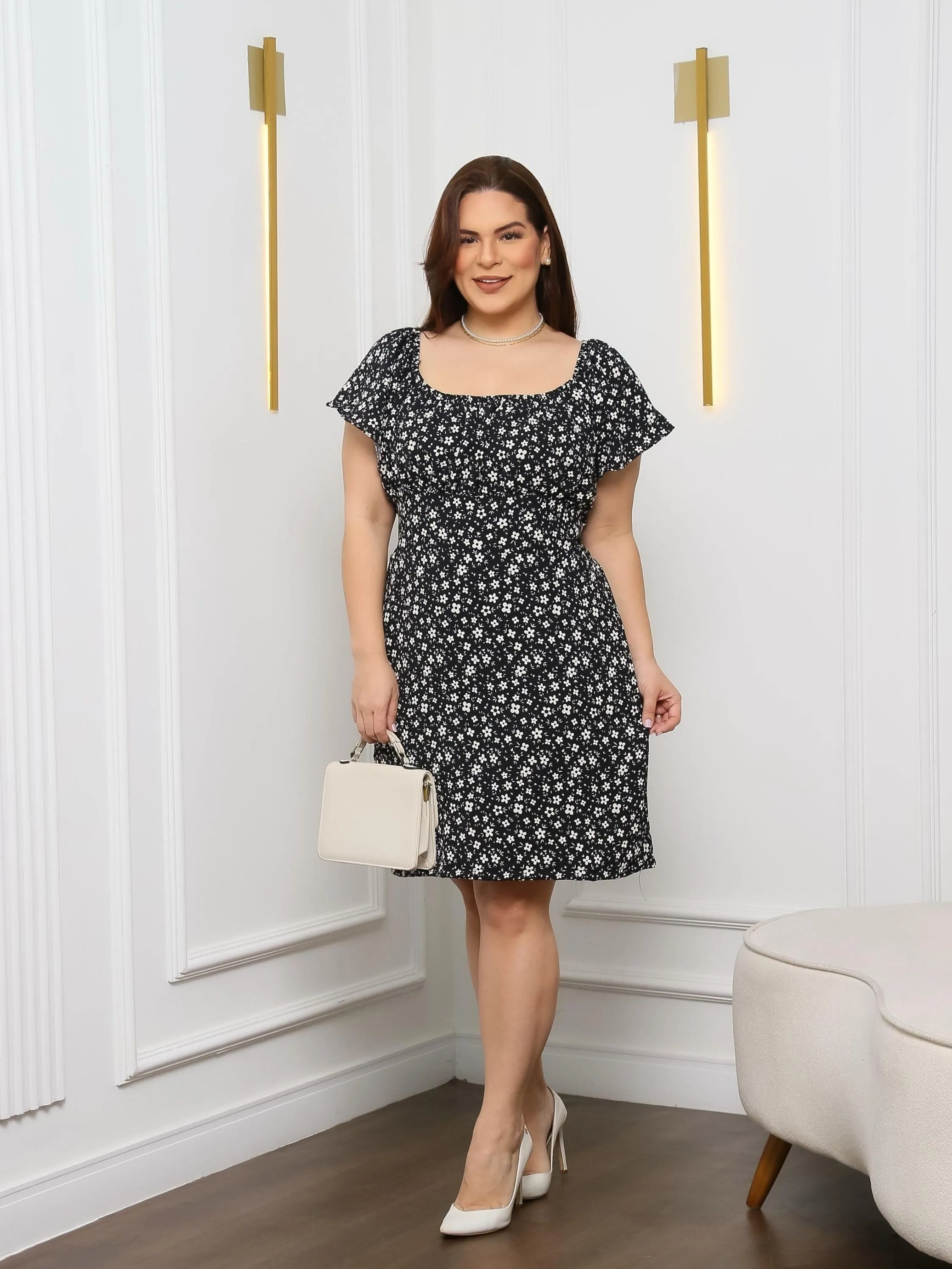 Vestido femenino curto casual