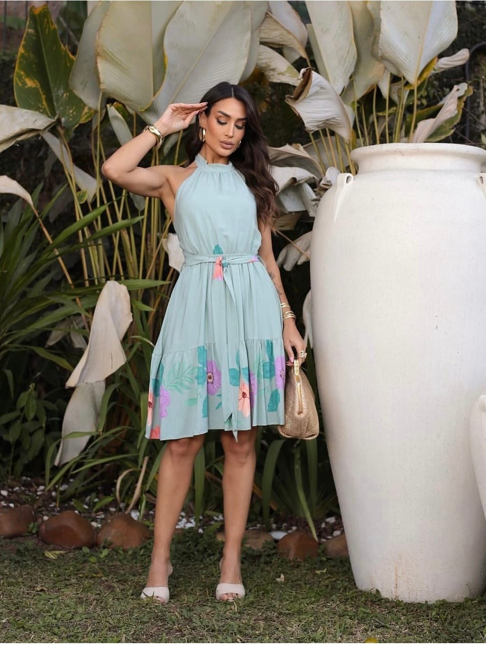 Vestido curto gola alta