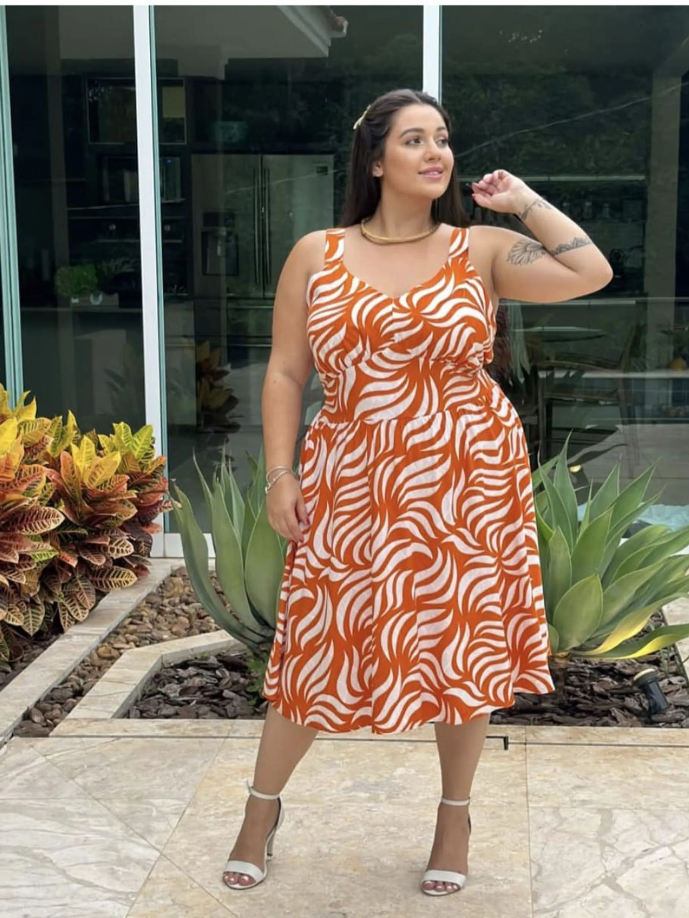 Vestido curto Plus Size