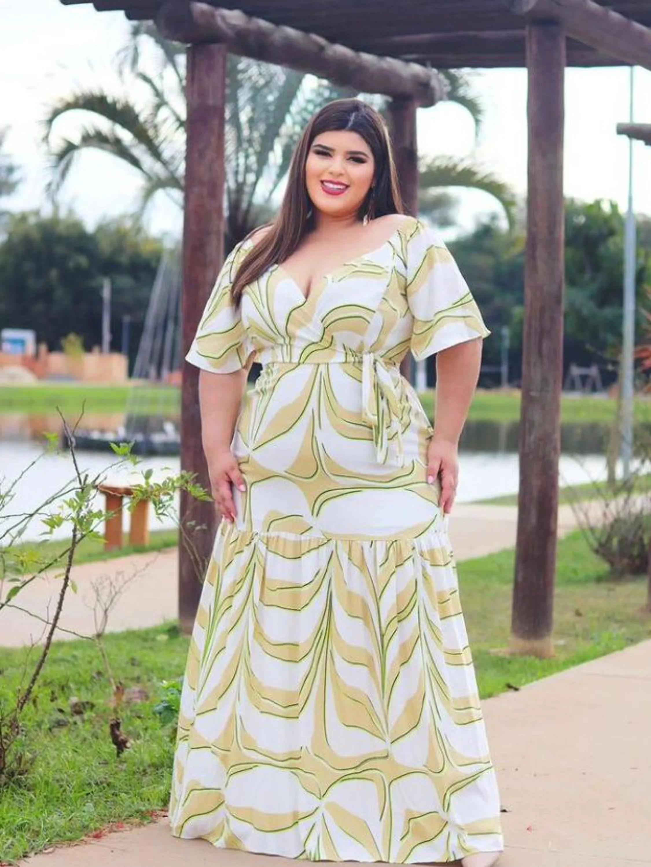 Vestido longo decote transpassado com amarração