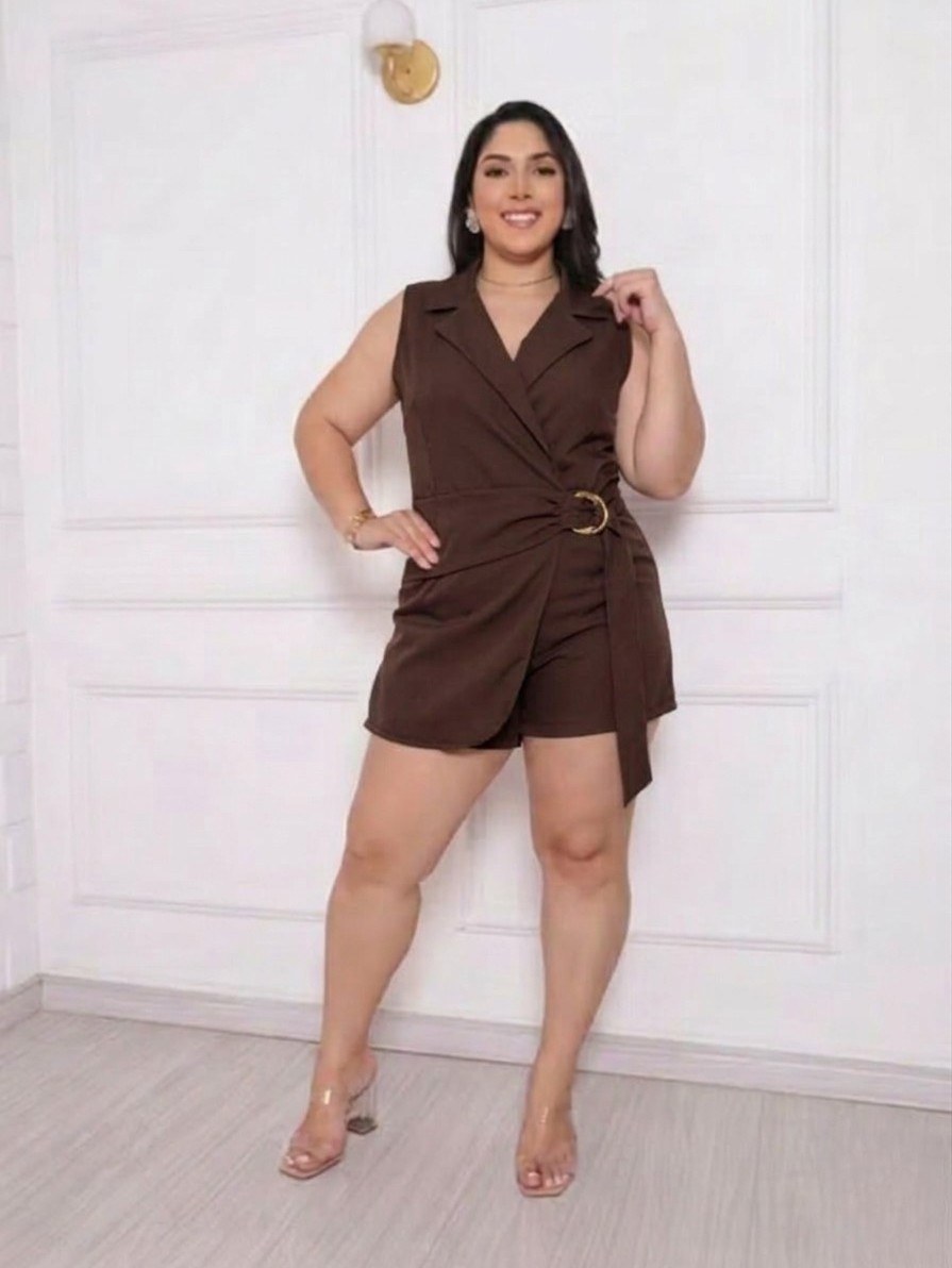 Macaquinho Alfaiataria Plus size