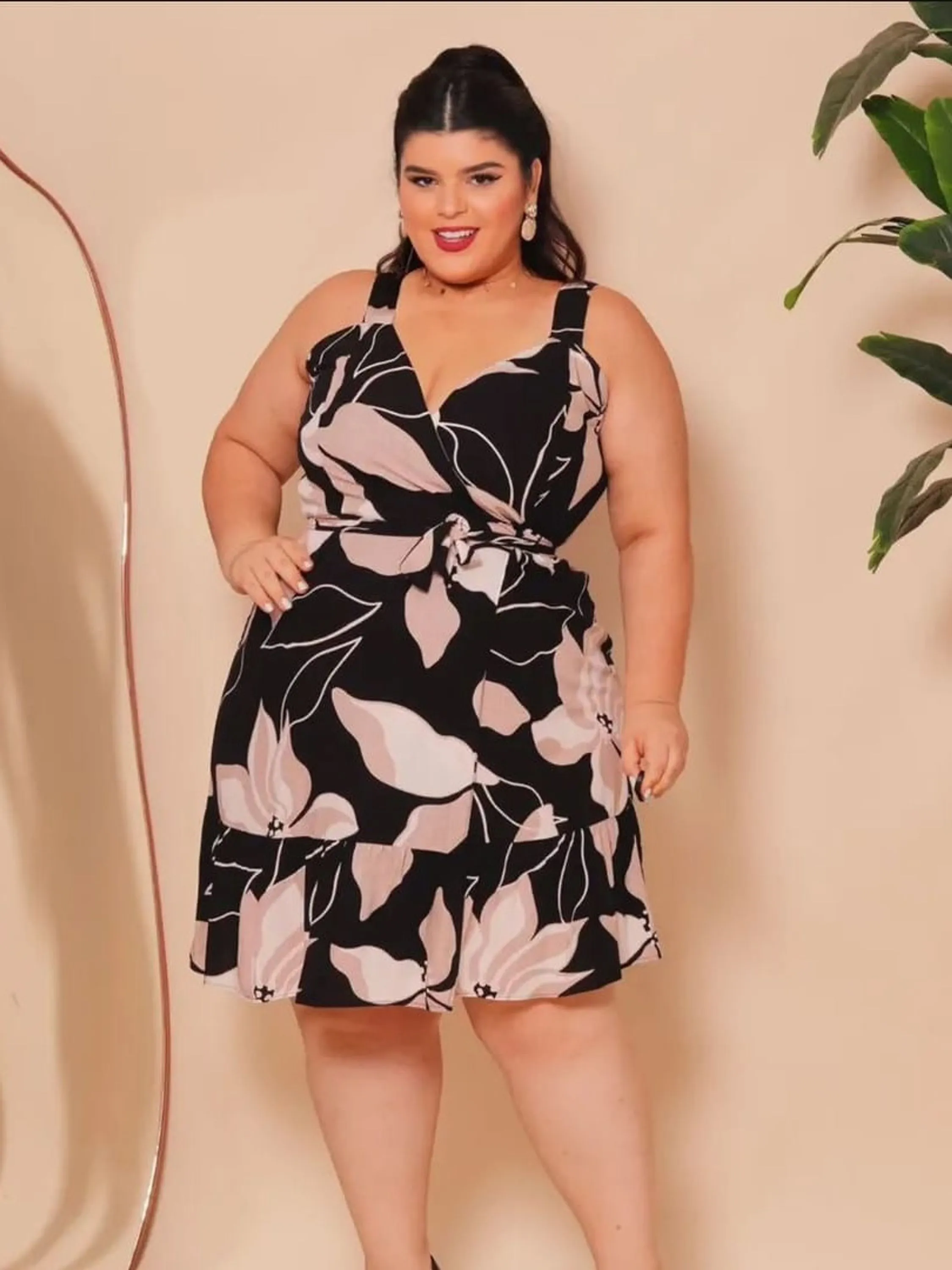 Vestido curto de alça envelope