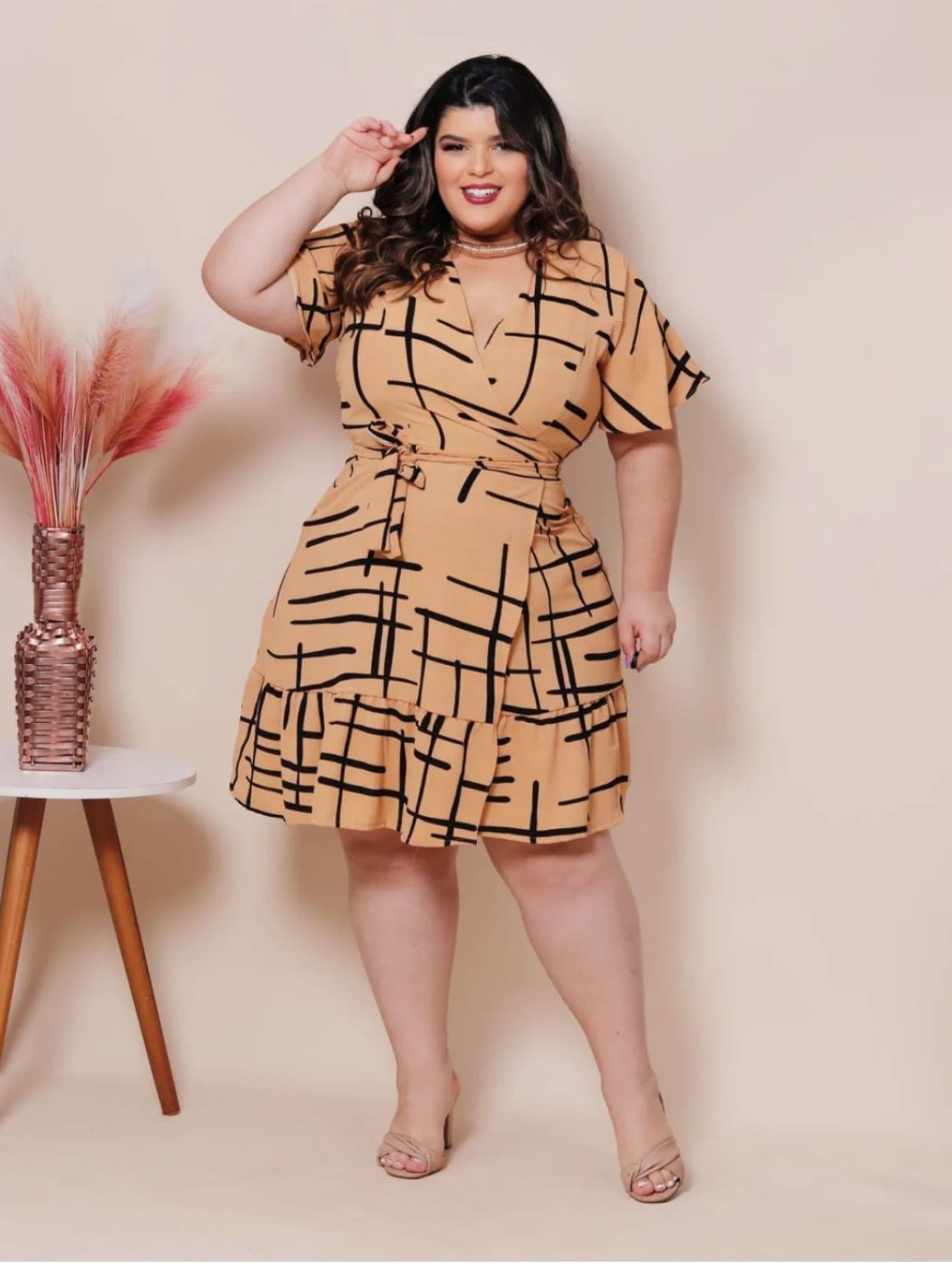 Vestido envelope PlusSize curto