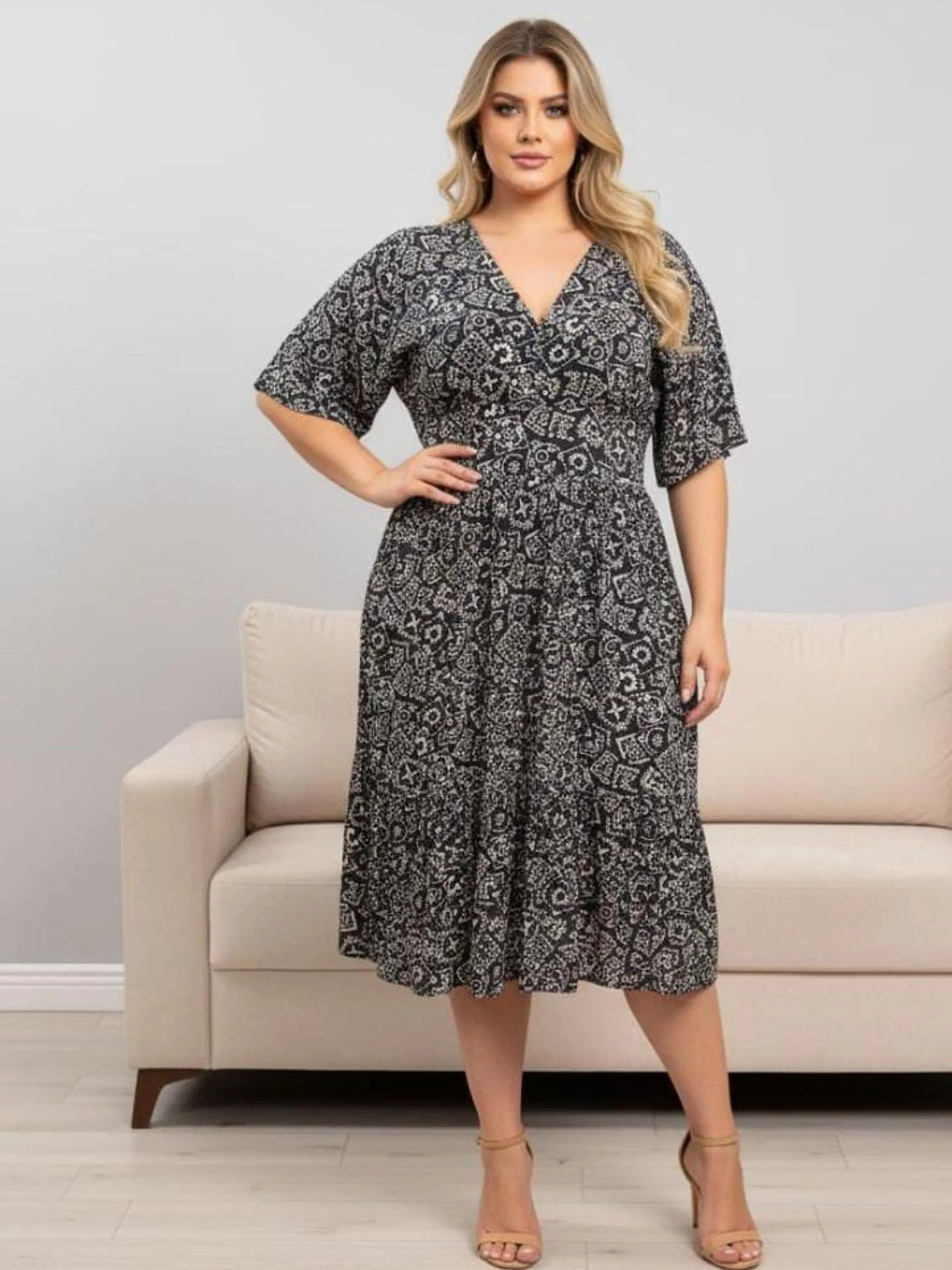 Vestido curto decote V