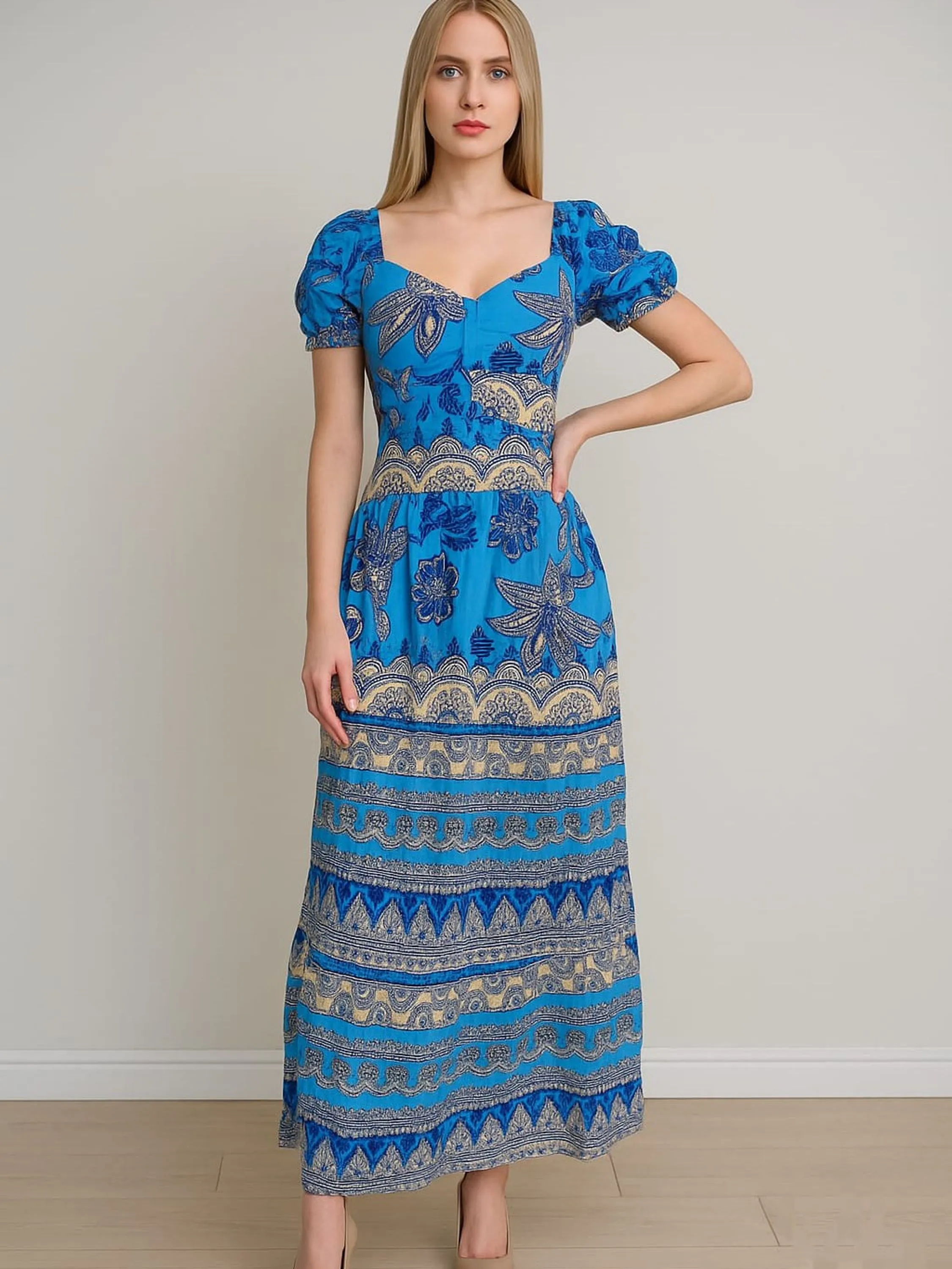 Vestido Midi decote coração Slim
