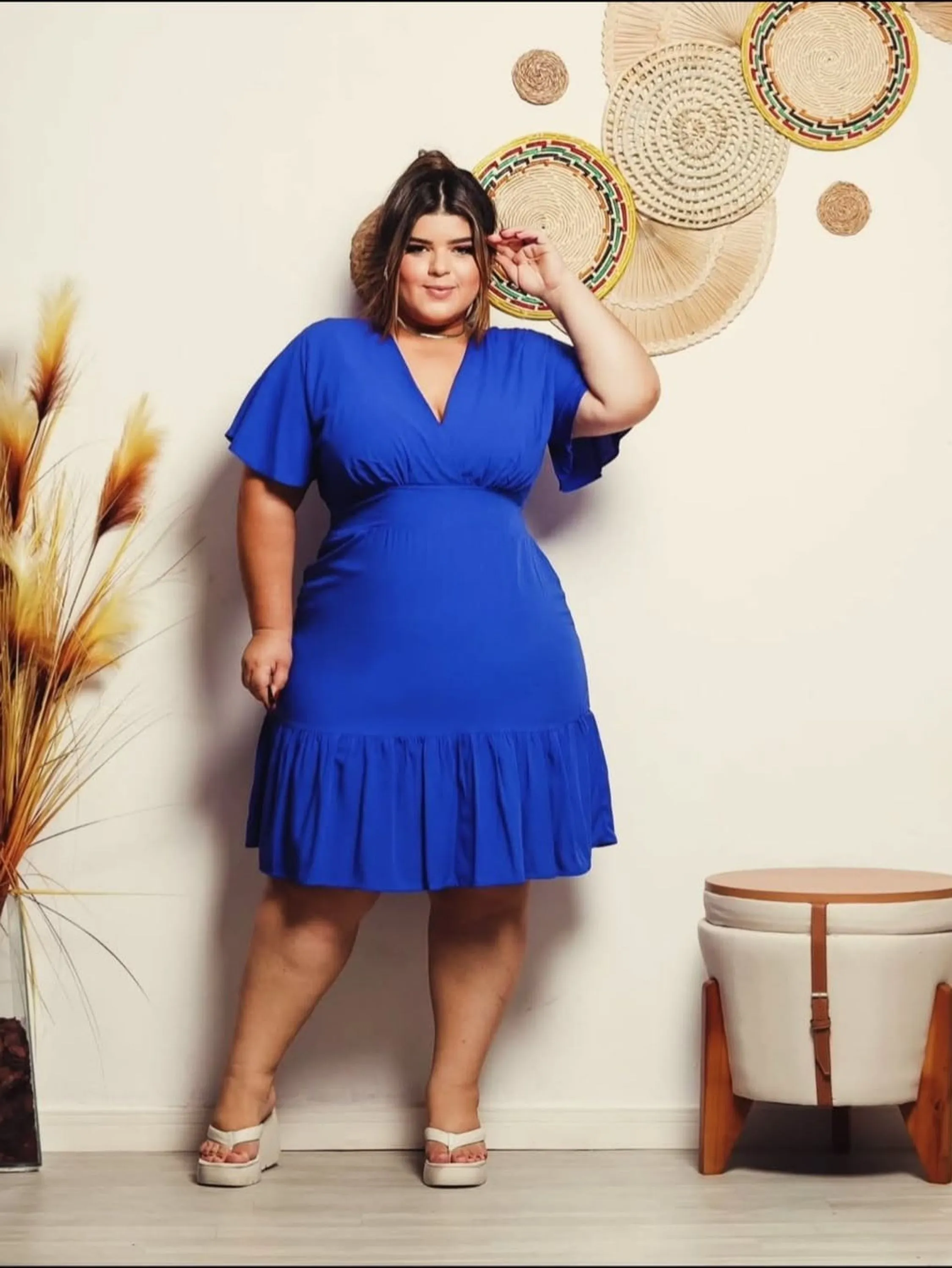 Vestido Curto Plus Size Veste tamanho 50