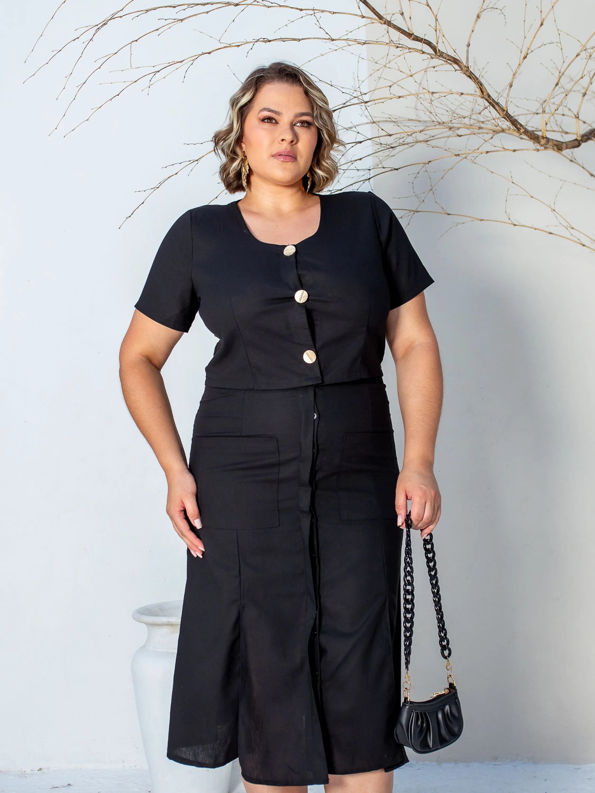 PL708:    CONJUNTO PLUS SIZE TOP CROPPED E SAIA COM FENDAS BOTÕES EM LINHO PREMIUM ELEGANTE