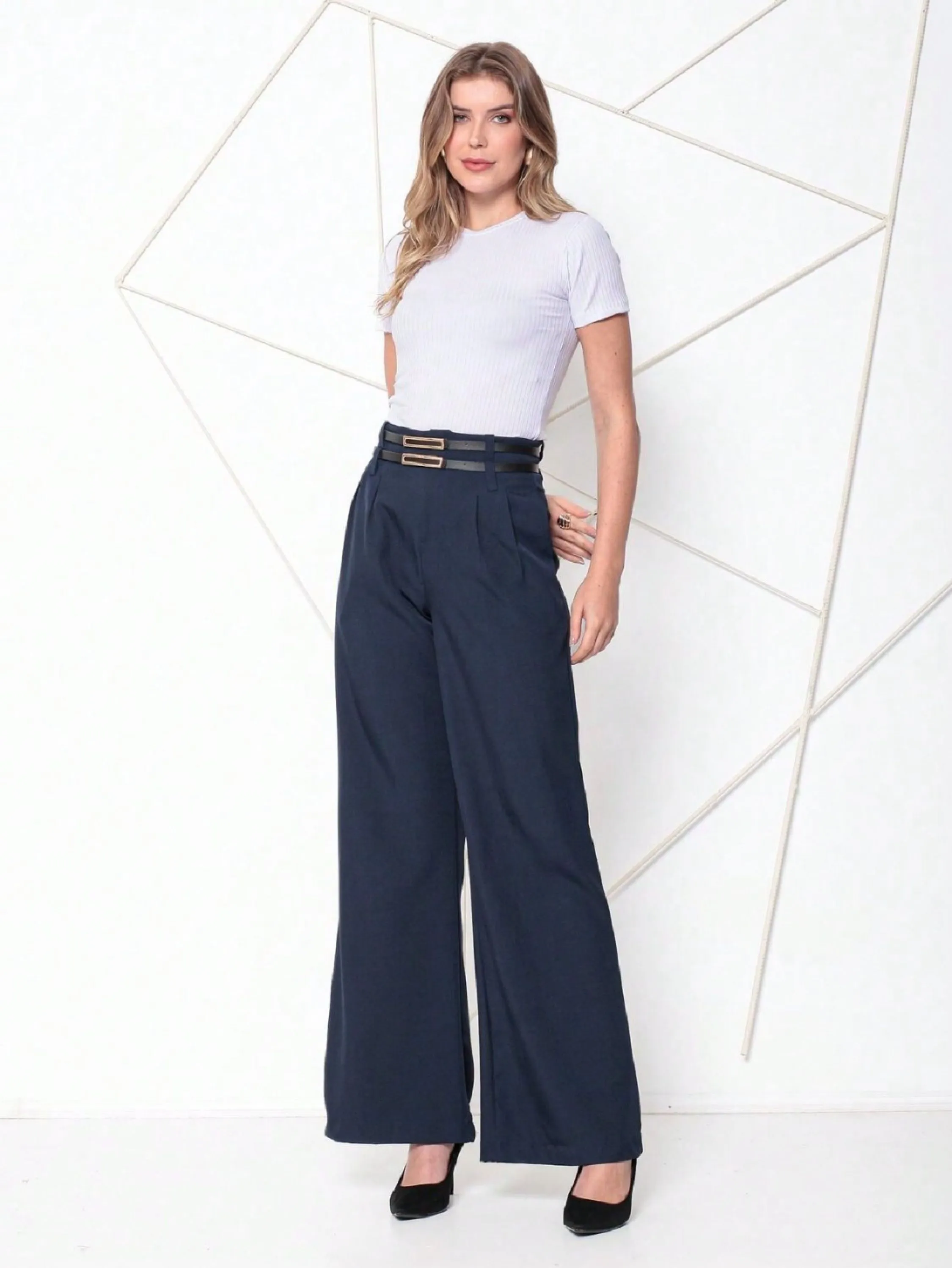 Calça pantalona com dois cinto femenina