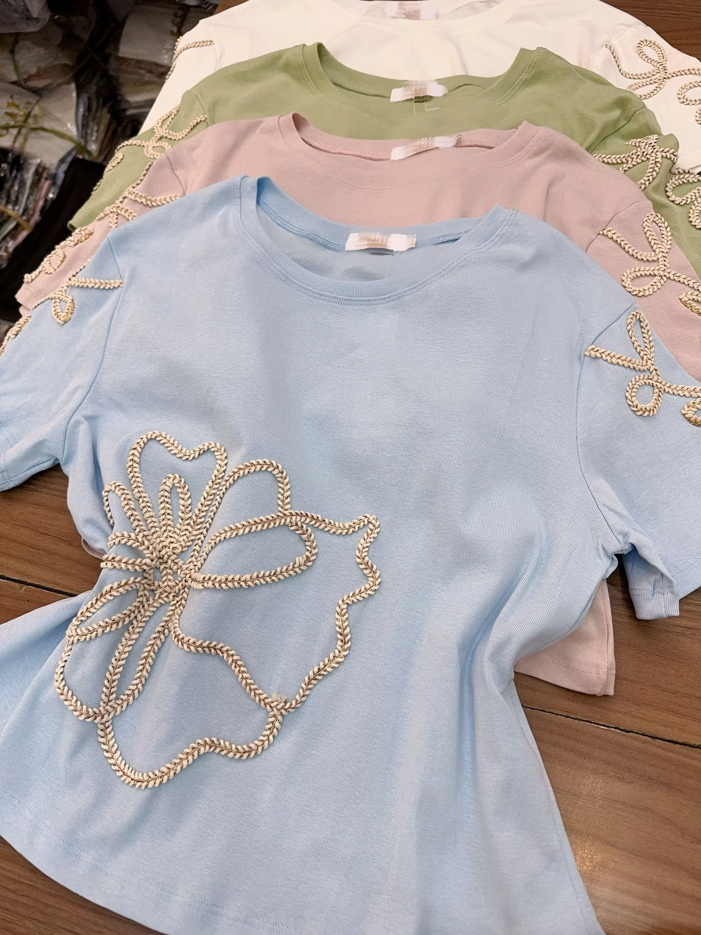 Blusa de cropped algodão com bordado importado pedro ji