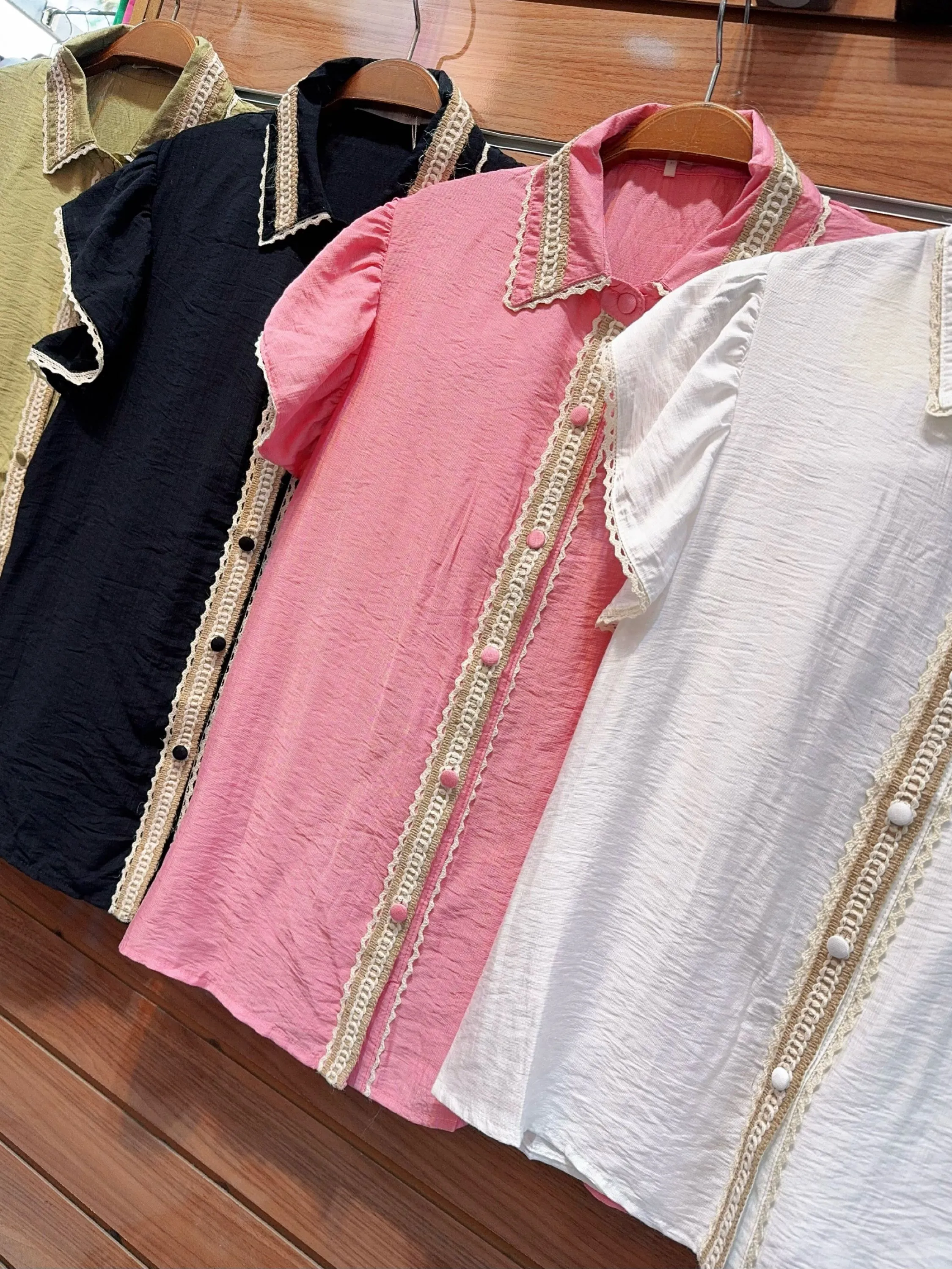 Blusa com bordado importado pedro ji