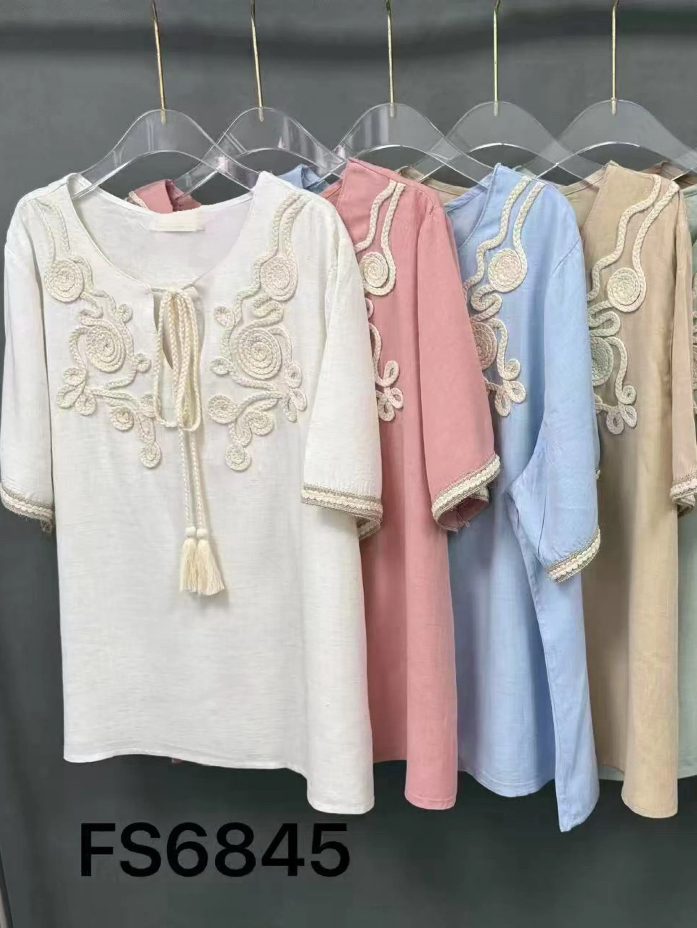 Blusa de amarrar com bordado plus (G1-G3) importado pedro ji