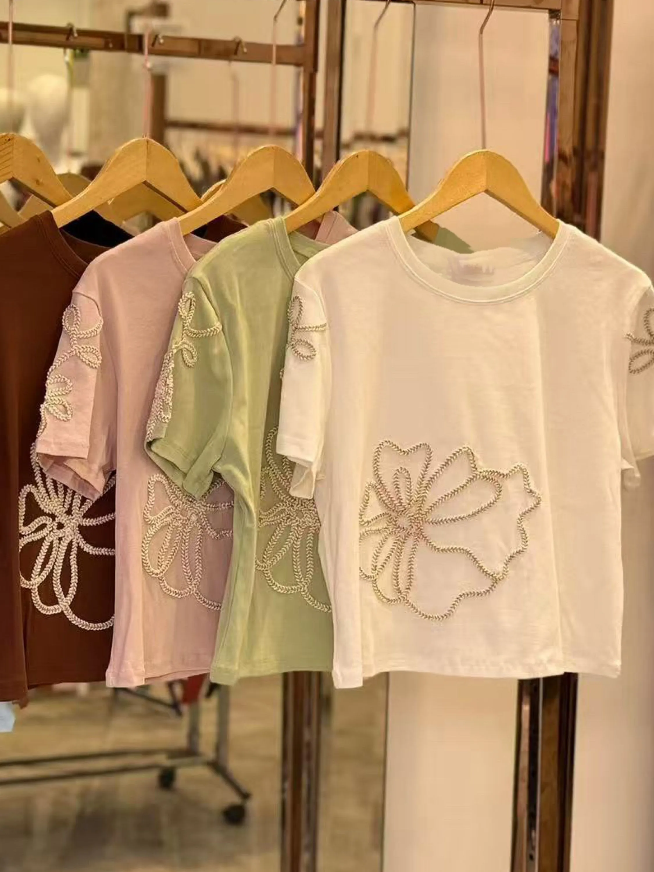 Blusa de cropped algodão com bordado importado pedro ji