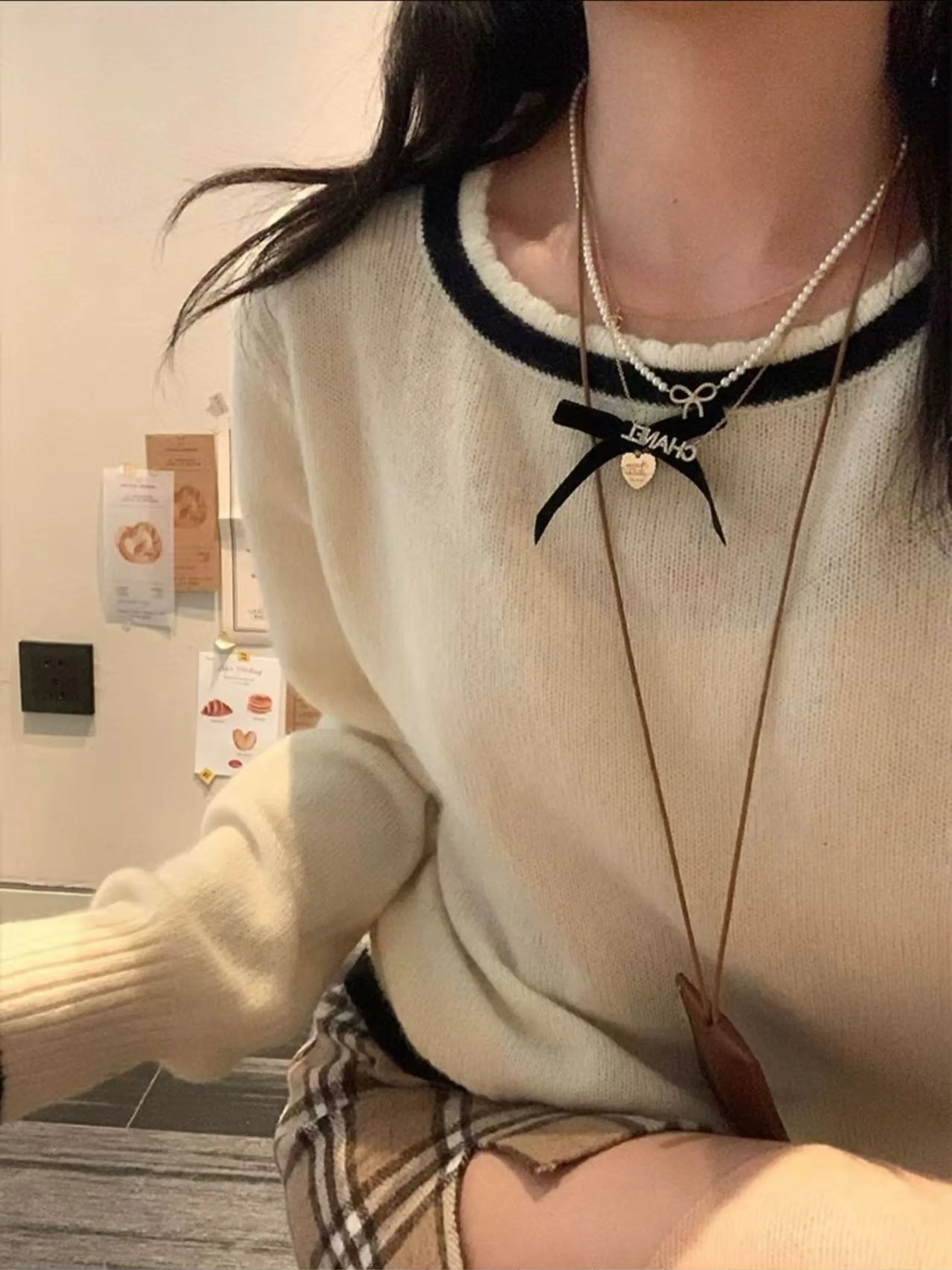 Blusa de modal com broche de laço importado pedro ji
