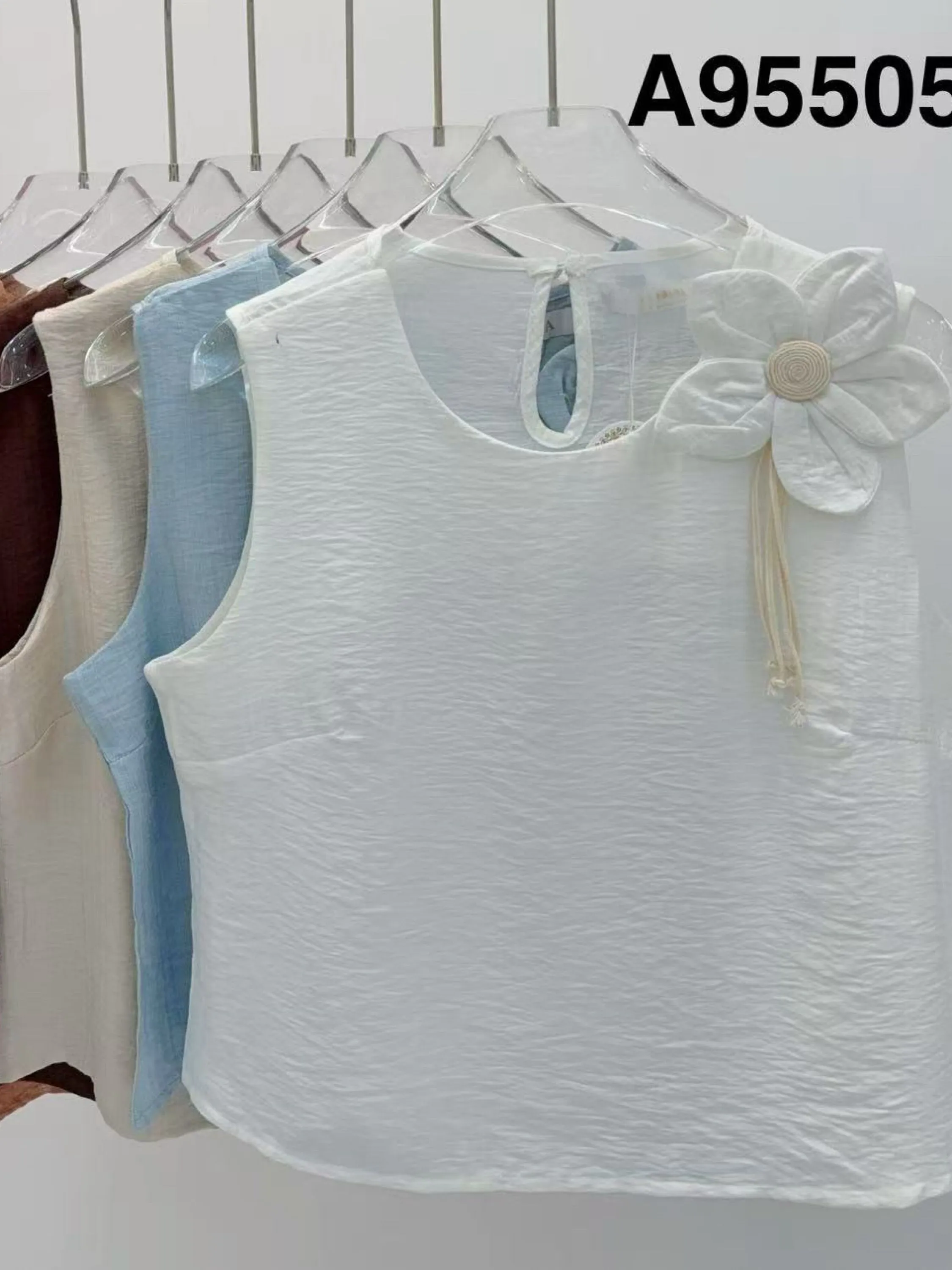 Blusa de cropped com flor importado pedro ji